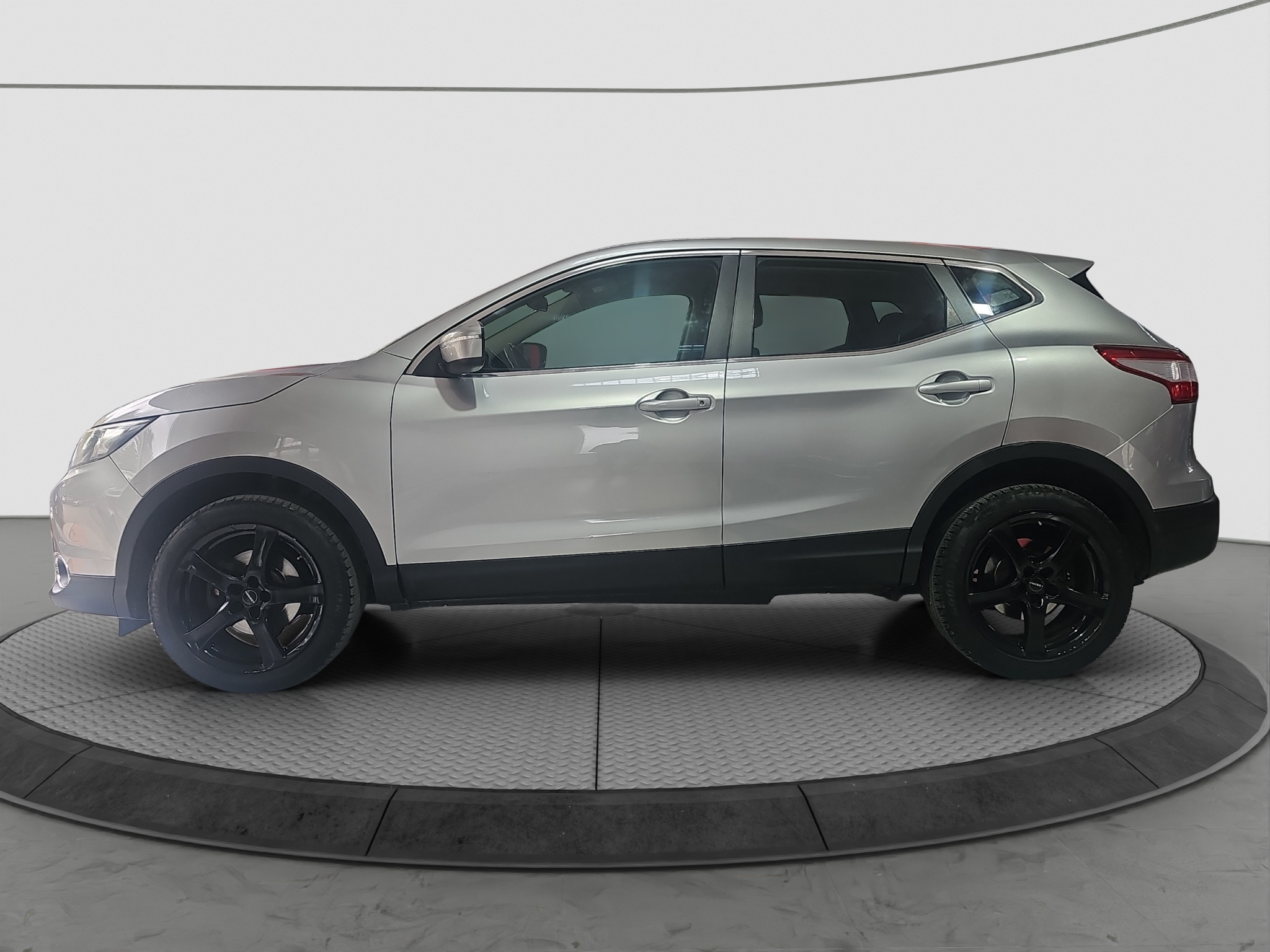 
								Nissan Qashqai full									