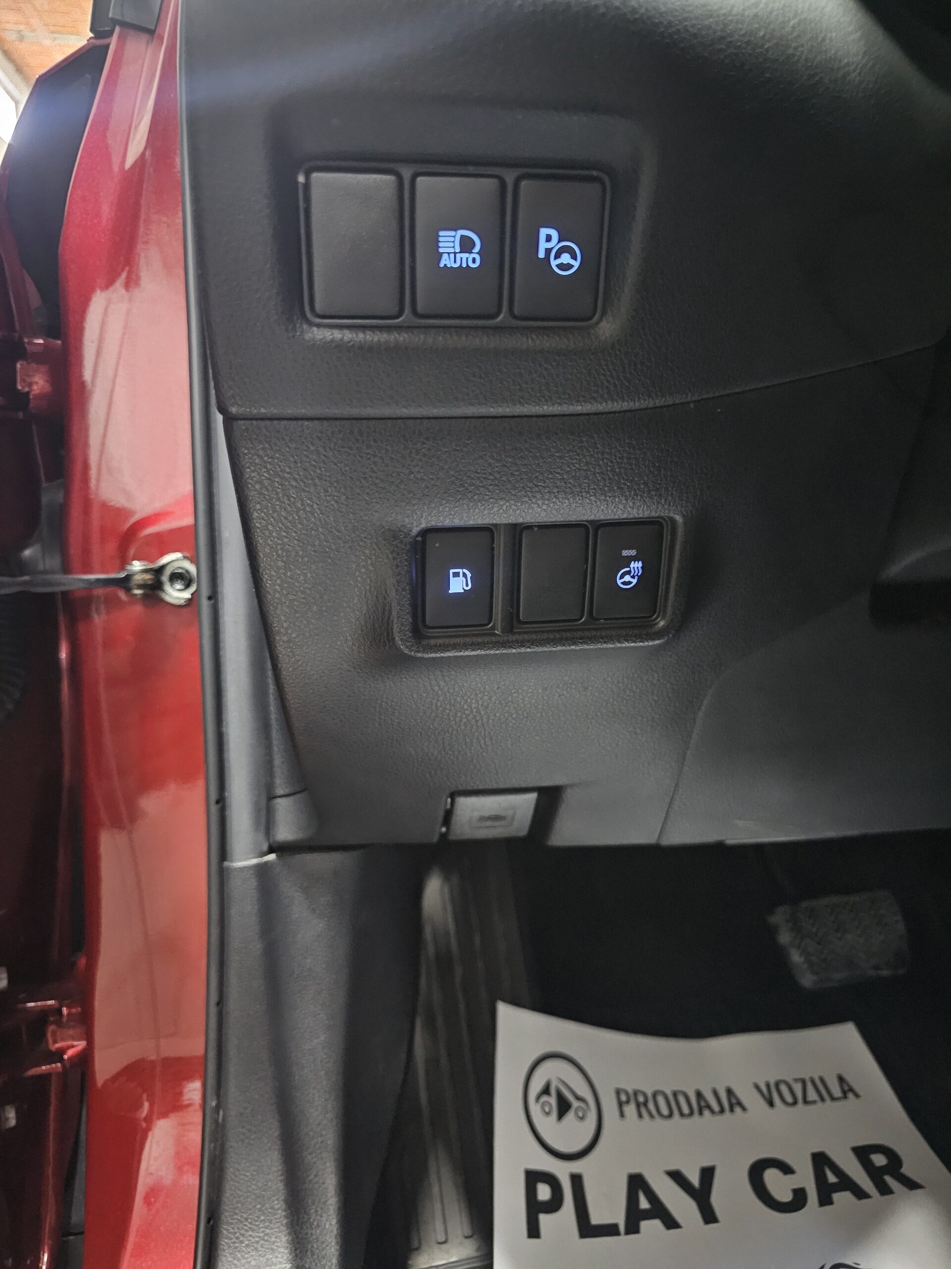 
								Toyota C-HR T.O.P. full									