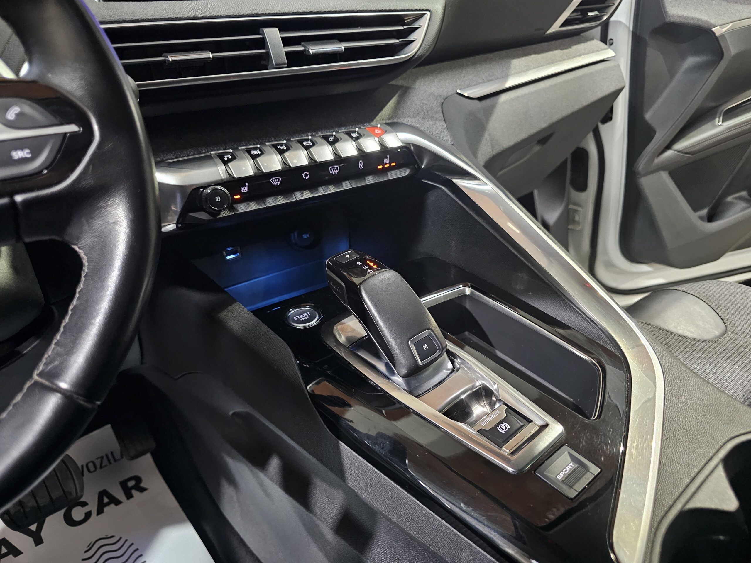 
								Peugeot 5008 7.sed/VIRT/AUT full									