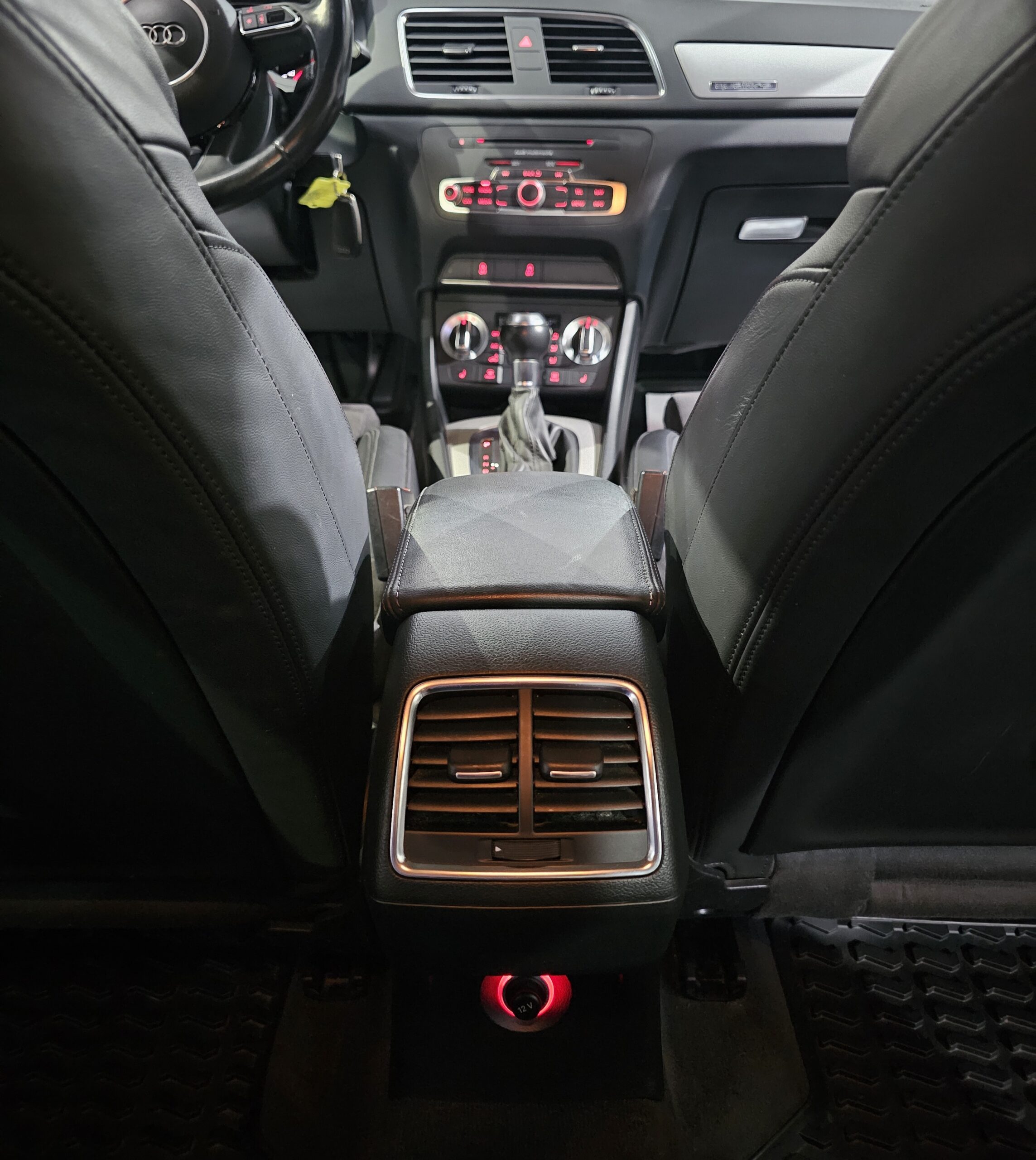 
								Audi Q3 S-line/4×4/AUTO full									