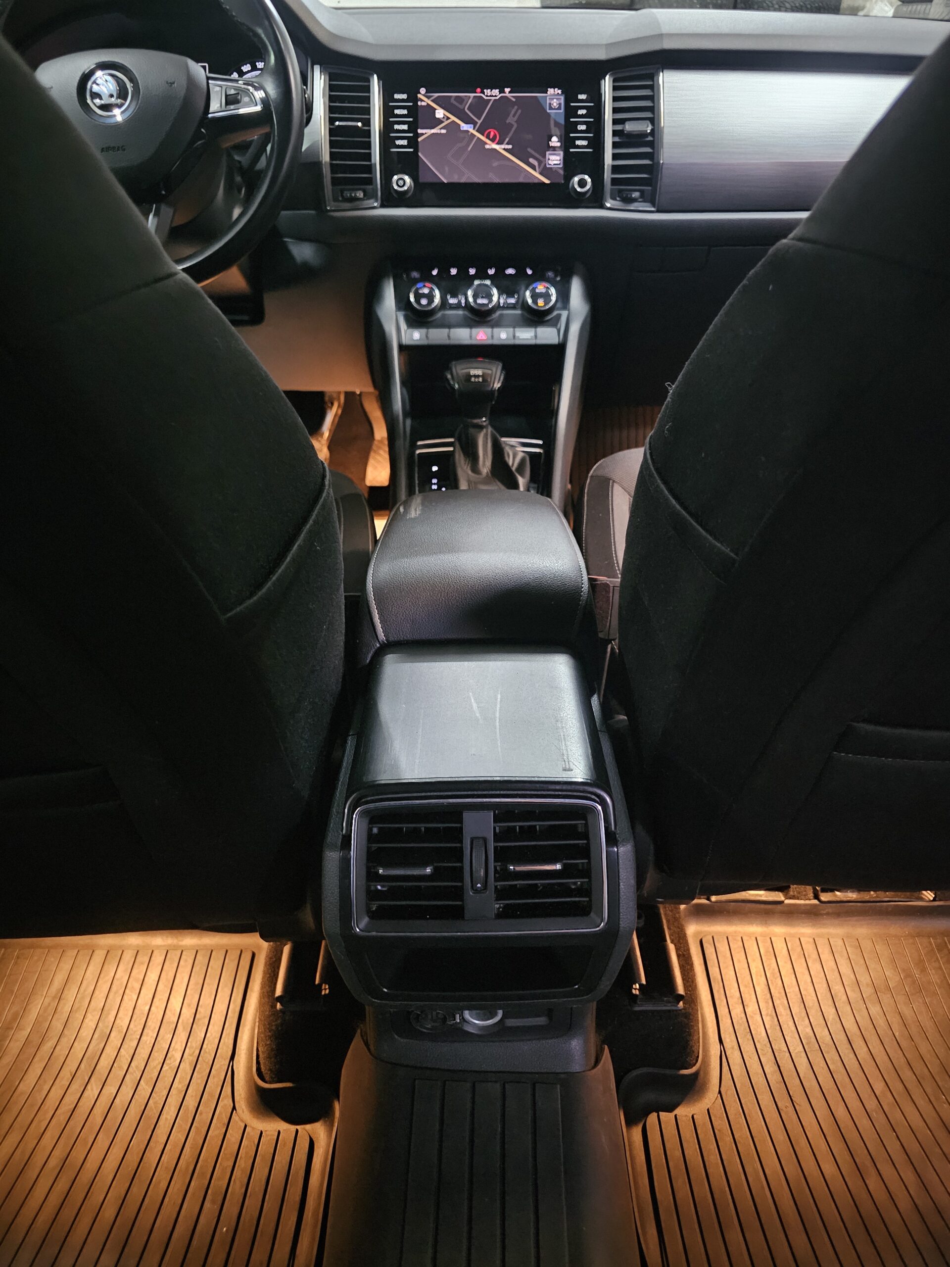 
								Škoda Kodiaq 4X4/DSG full									