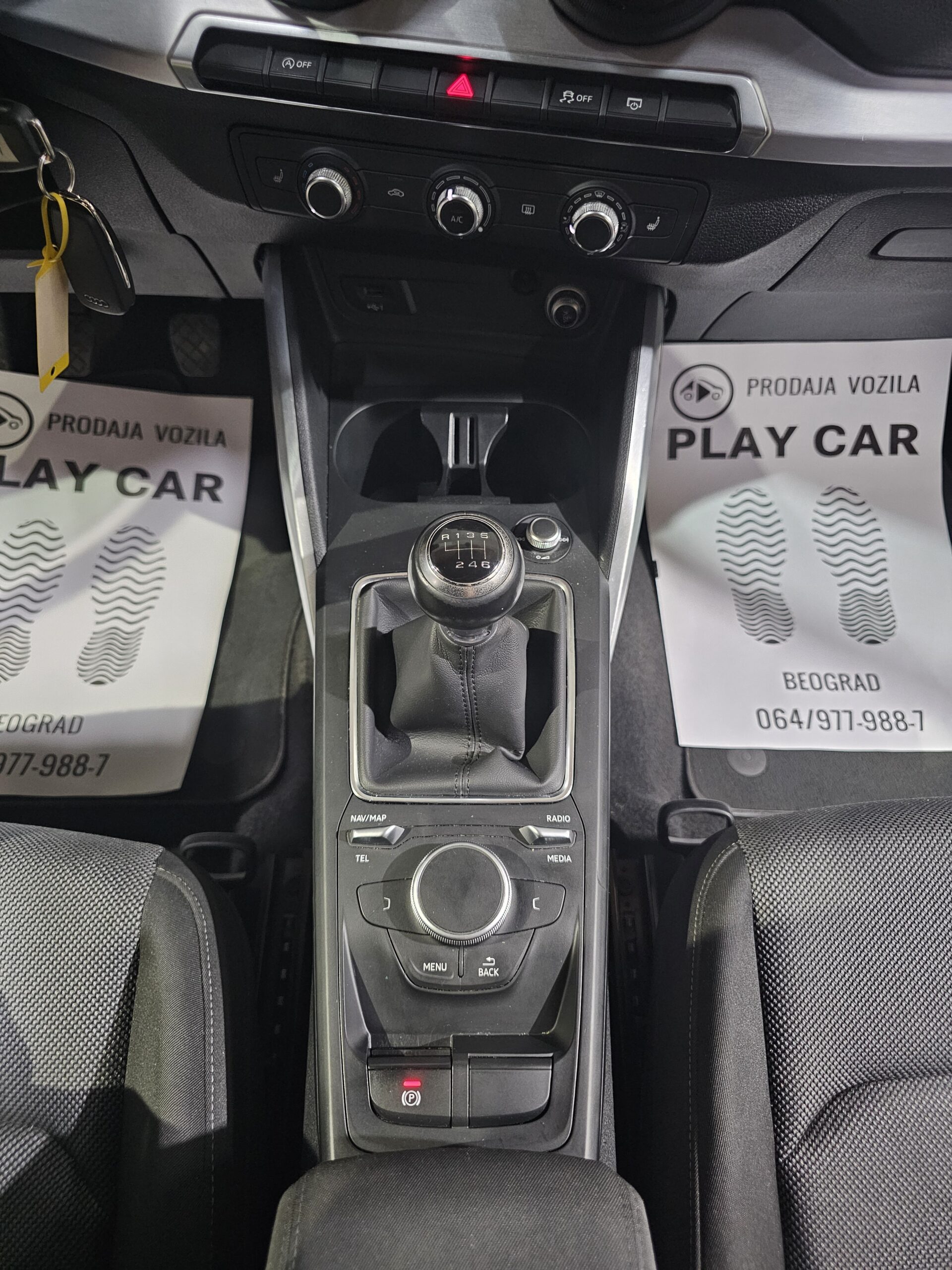 
								Audi Q2 full									