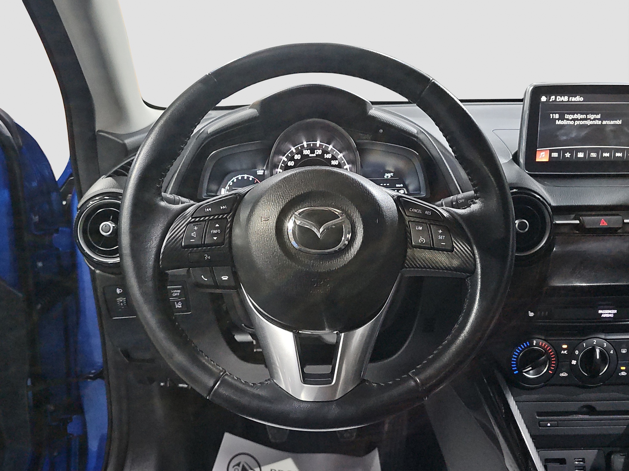 
								Mazda 2 full									