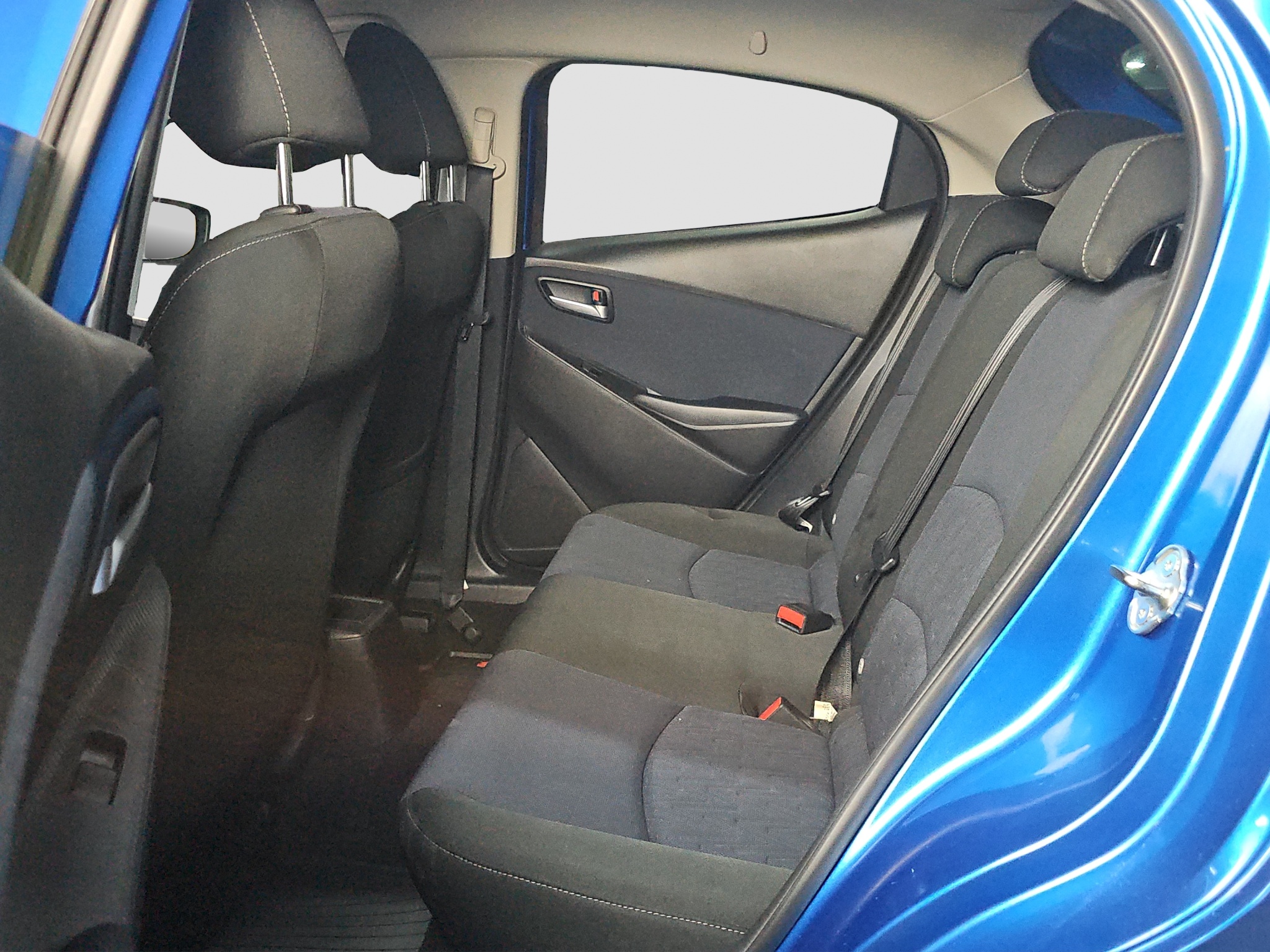 
								Mazda 2 full									