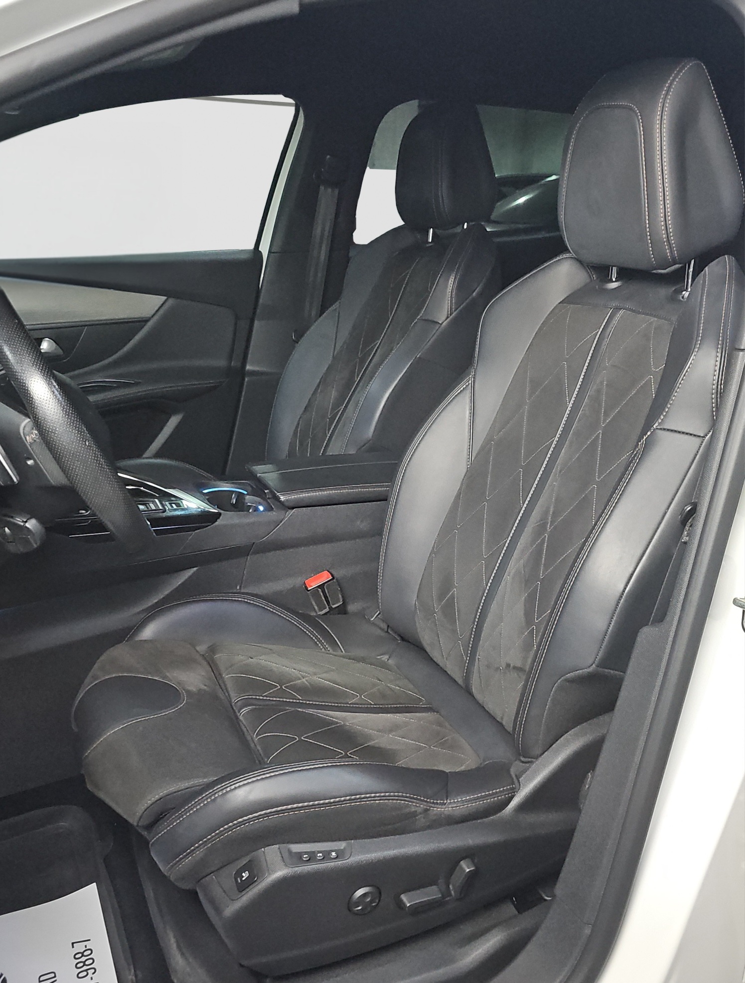 
								Peugeot 3008 GT-LINE full									