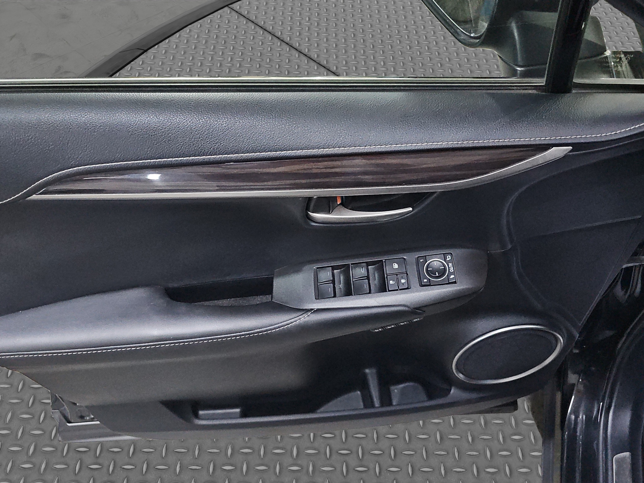 
								Lexus NX AWD/FU.LL full									