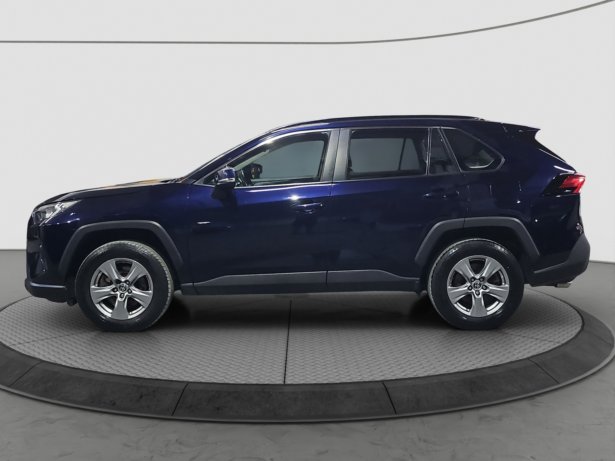 
								Toyota RAV 4 AWD/T0P full									