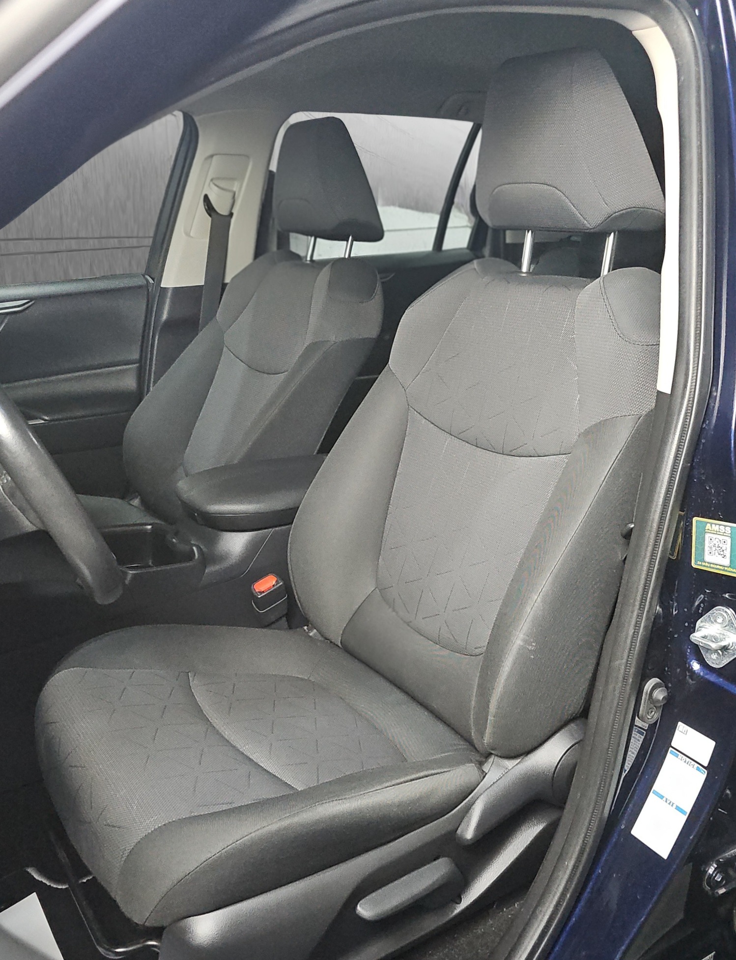 
								Toyota RAV 4 AWD/T0P full									