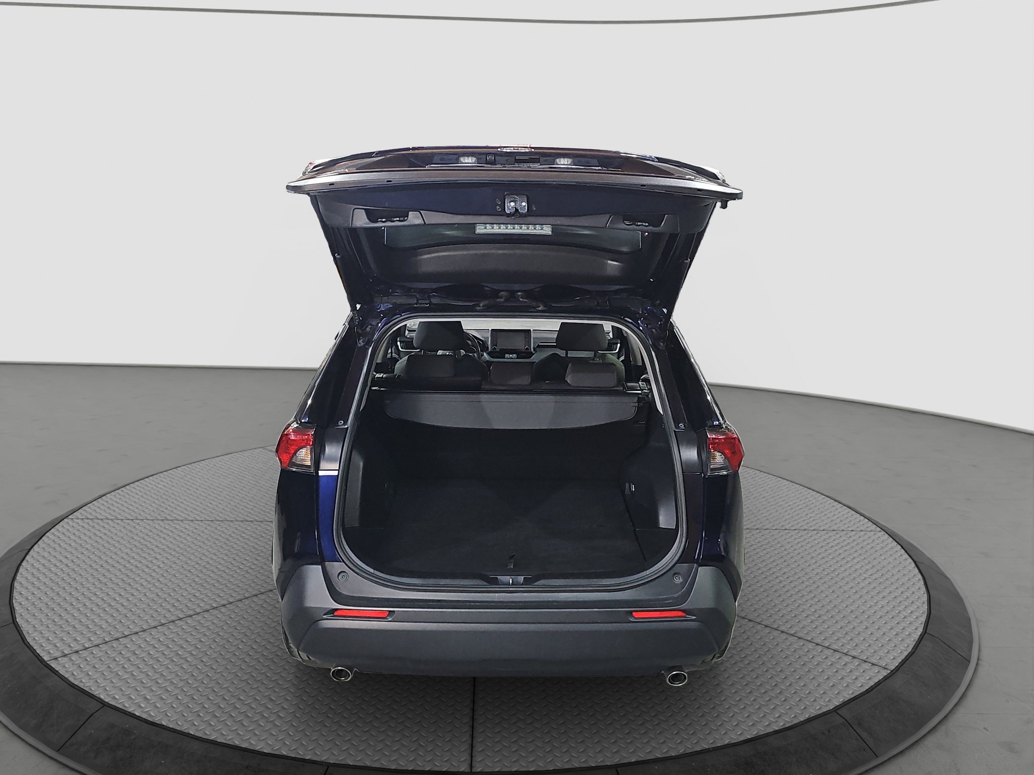 
								Toyota RAV 4 AWD/T0P full									