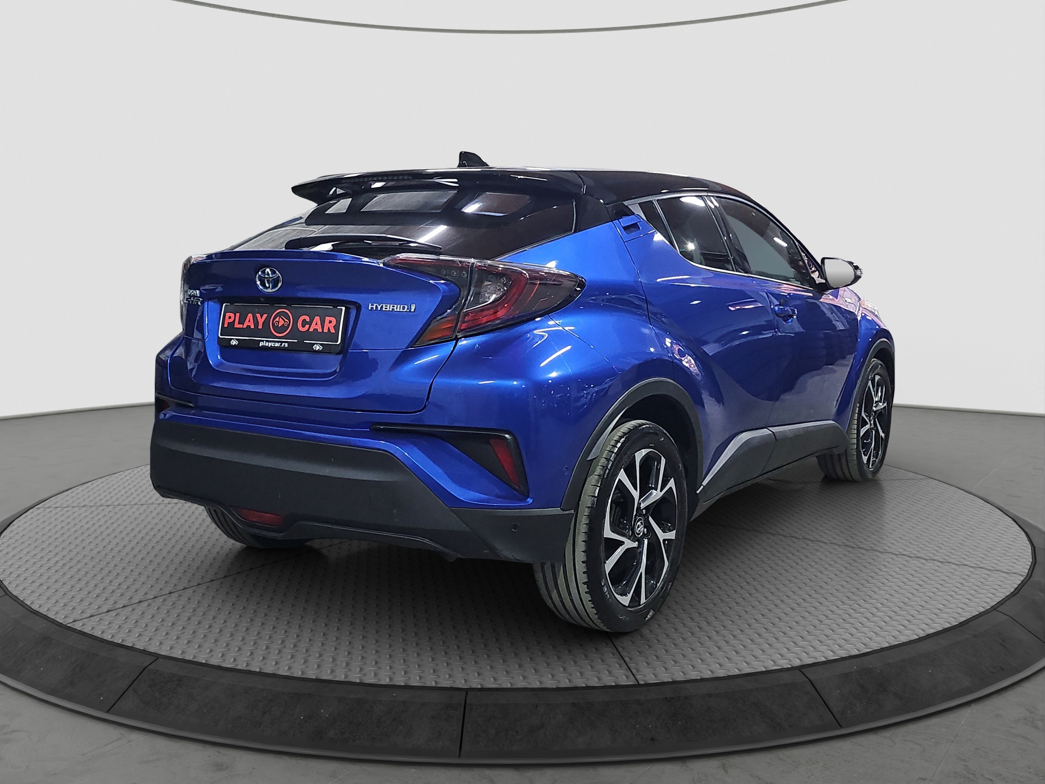 
								Toyota C-HR full									