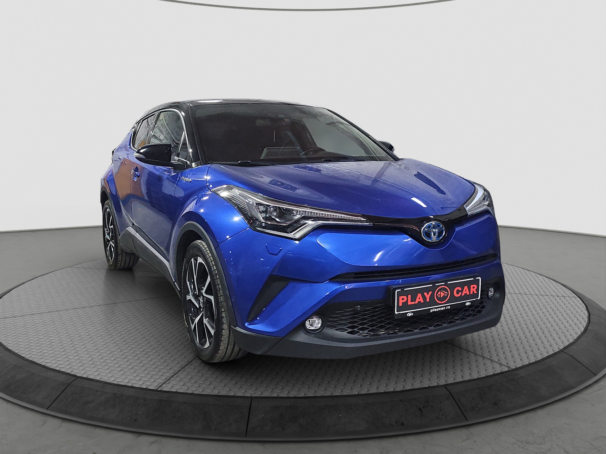 
								Toyota C-HR full									