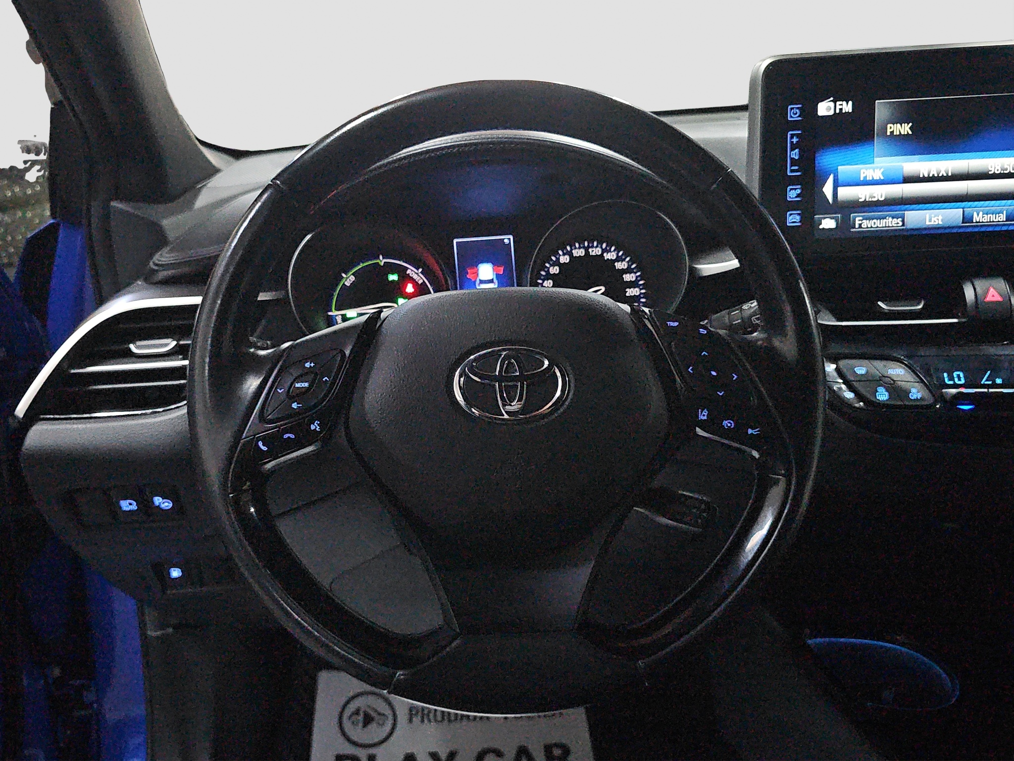 
								Toyota C-HR full									