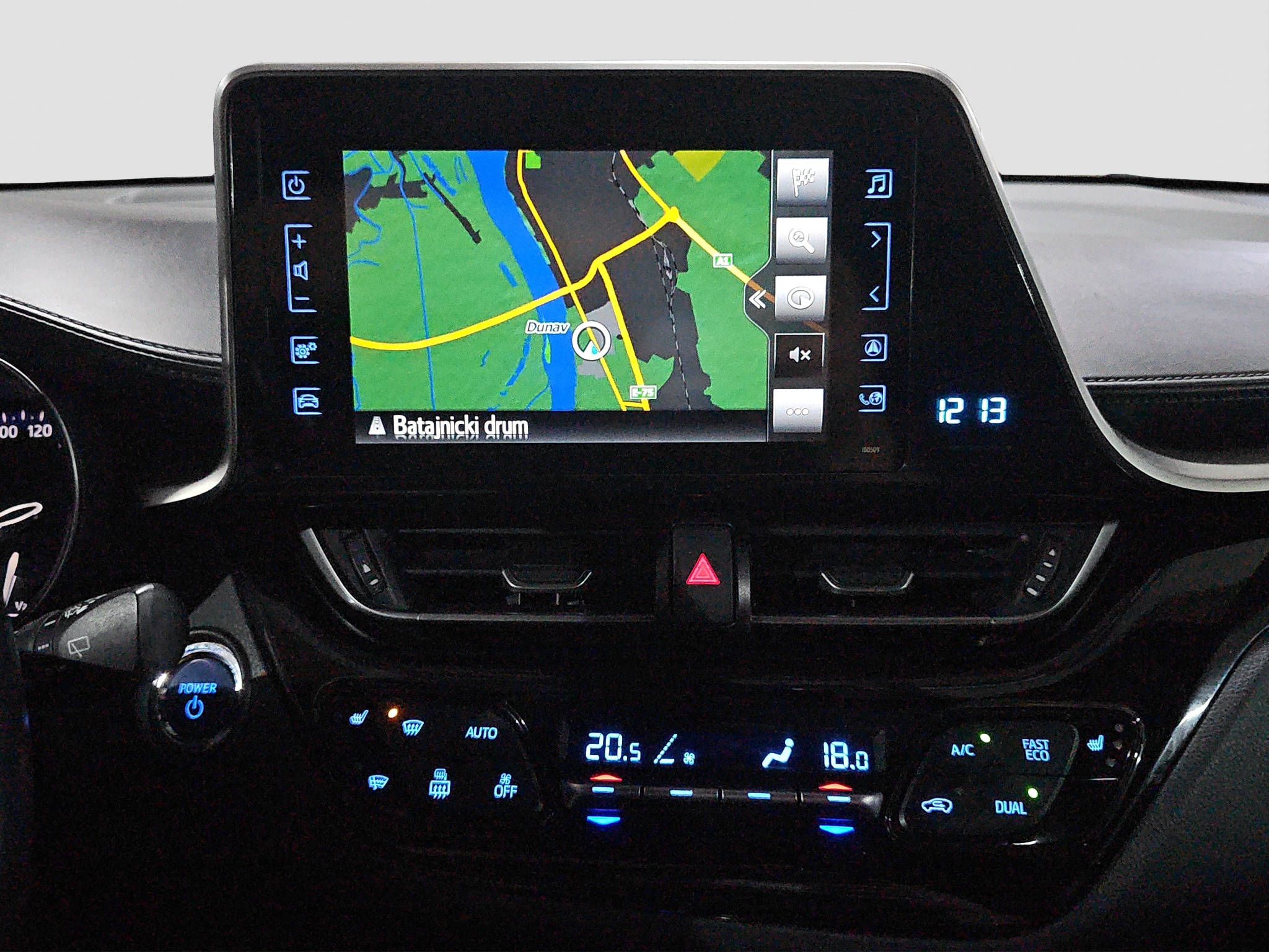 
								Toyota C-HR full									