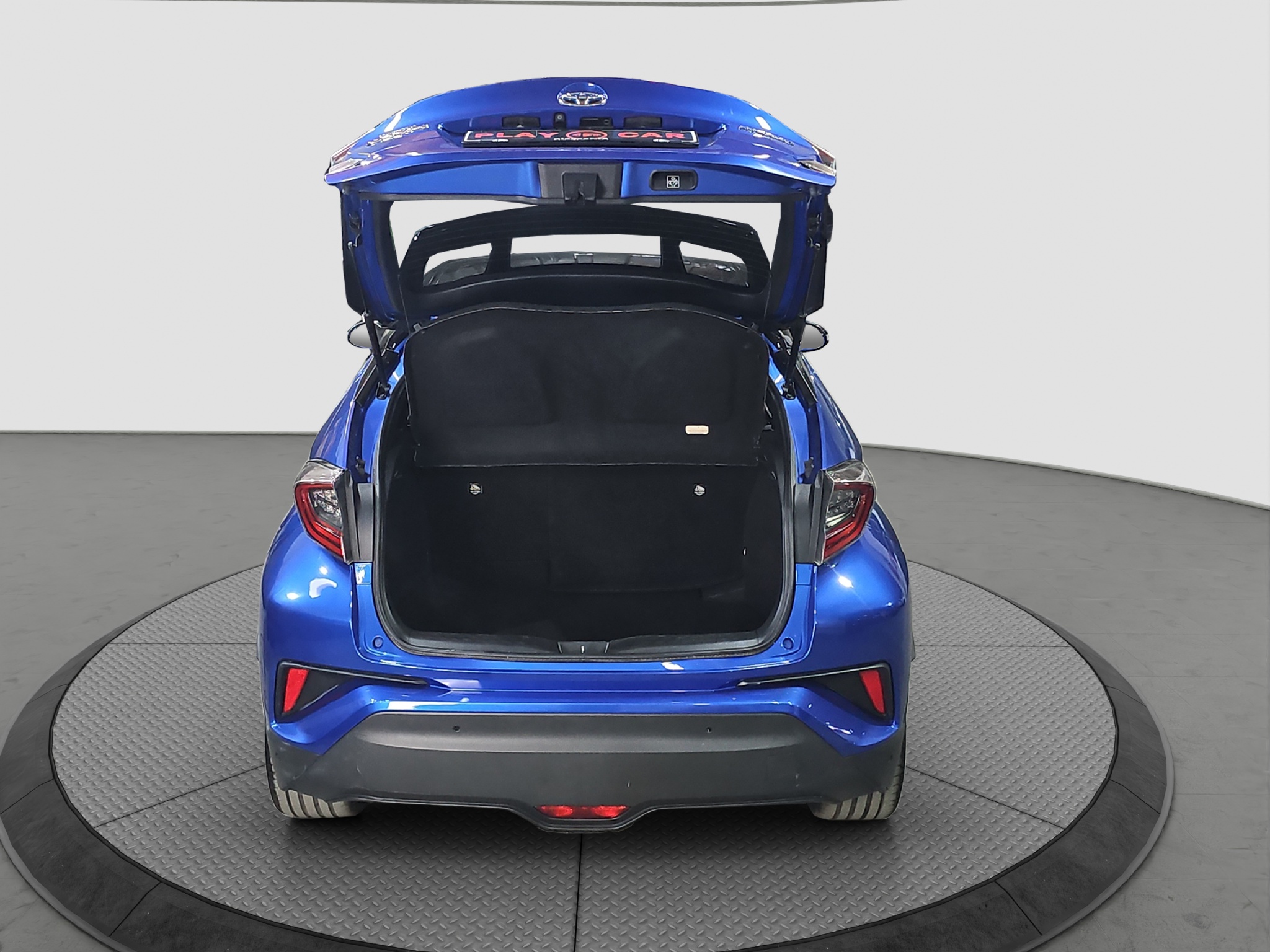 
								Toyota C-HR full									