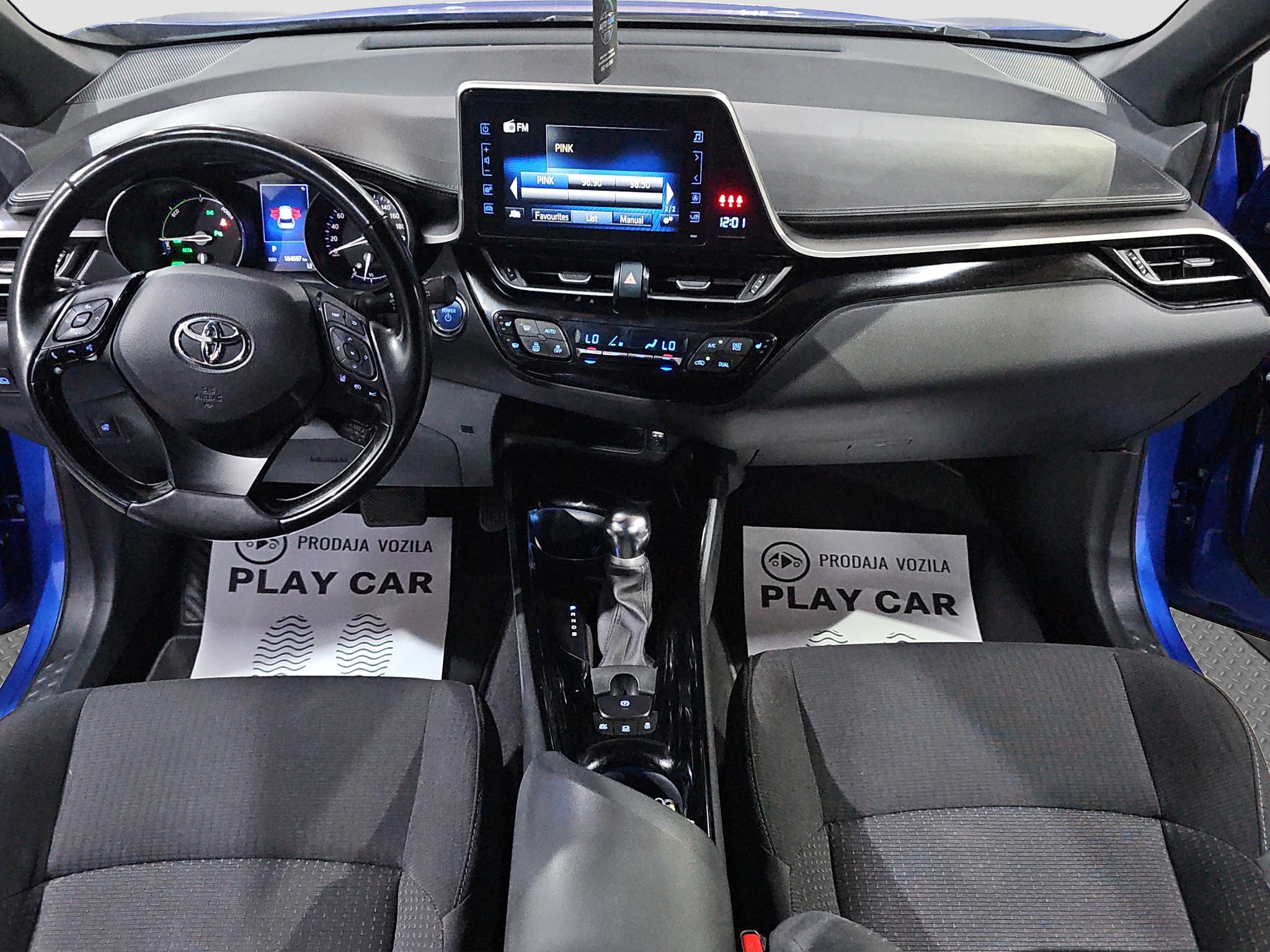 
								Toyota C-HR full									