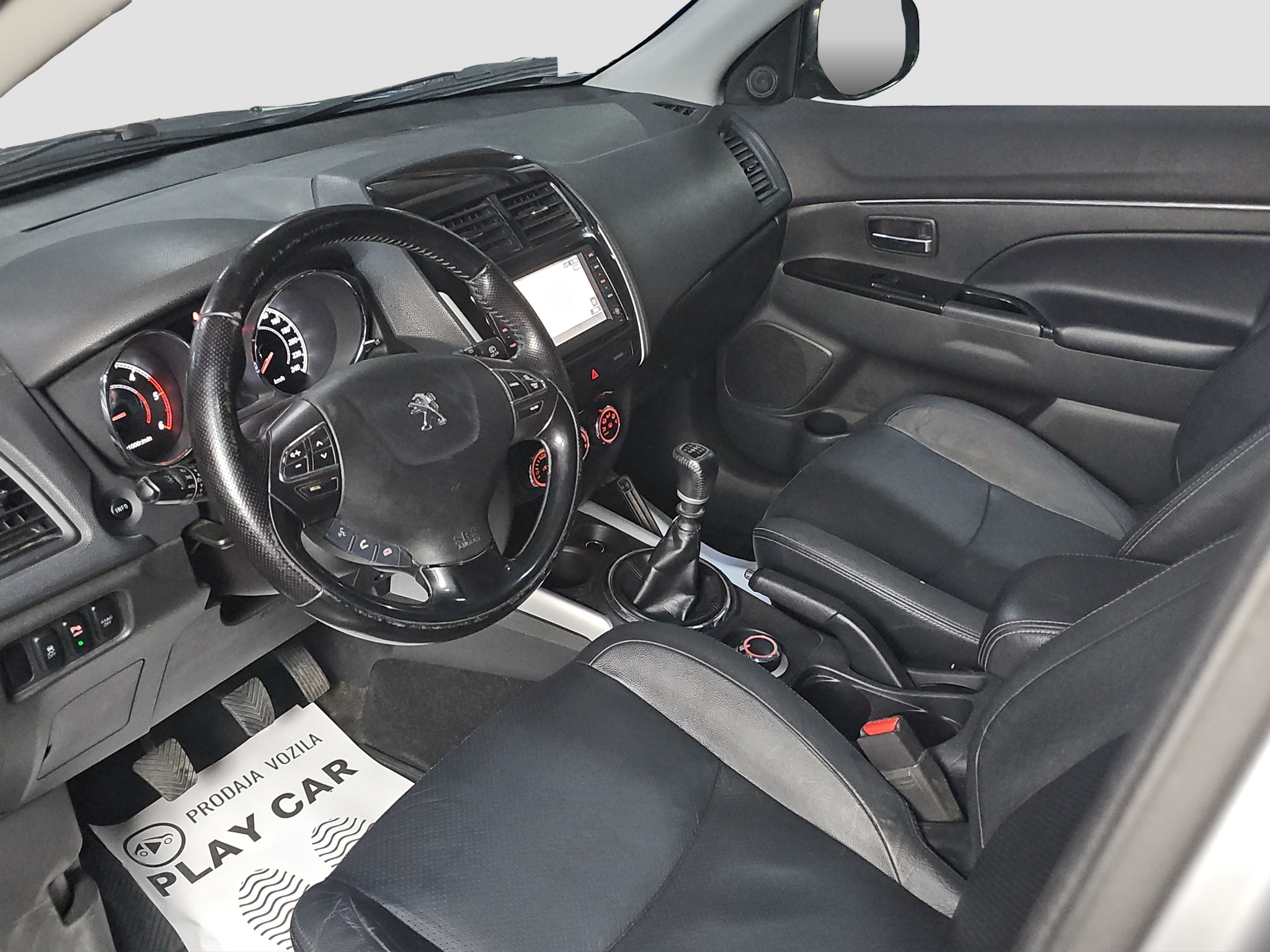 
								Peugeot 4008 AWD/PANO/FUL.L full									