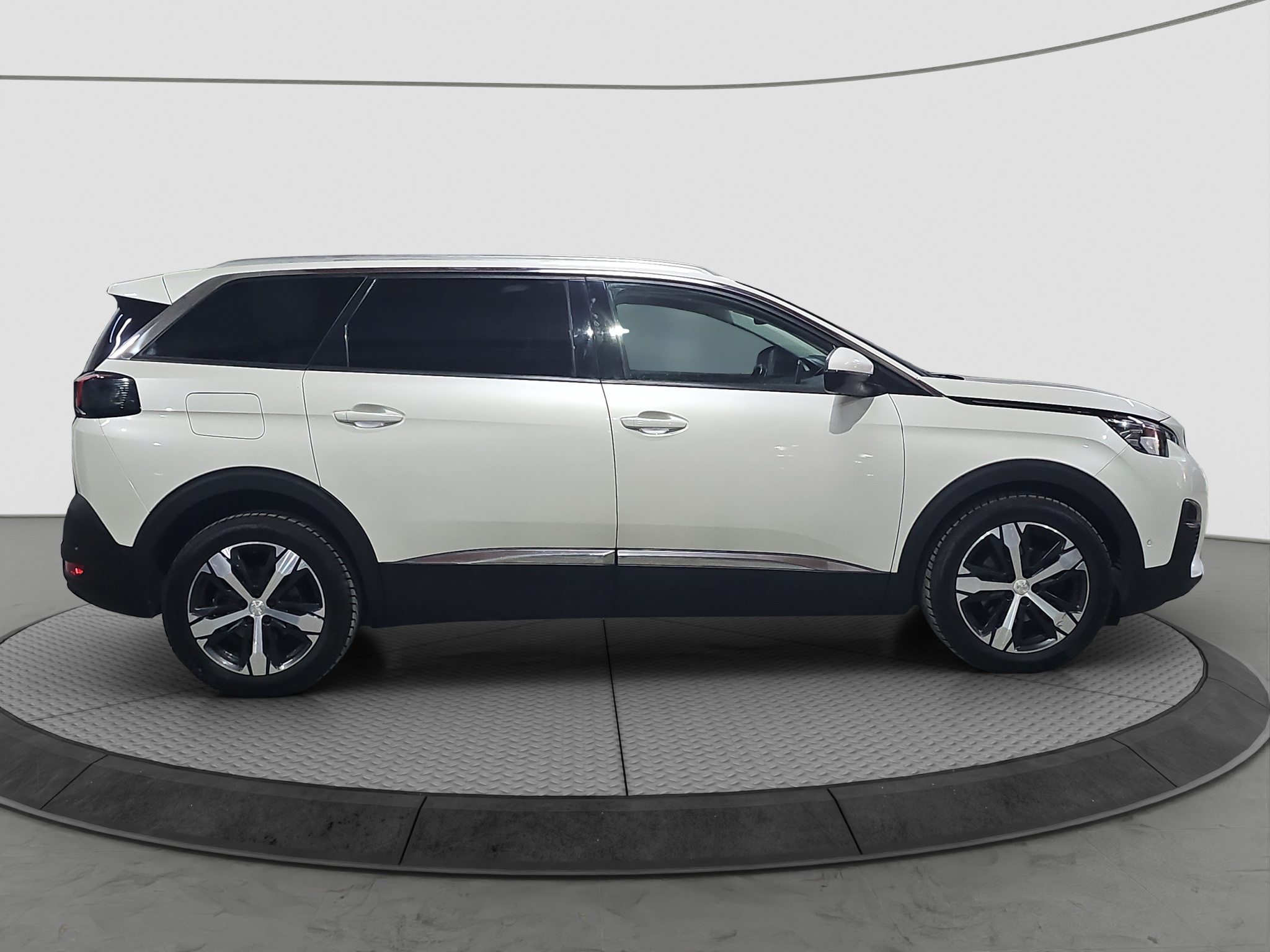 
								Peugeot 5008 7.sed/VIRT/AUT full									