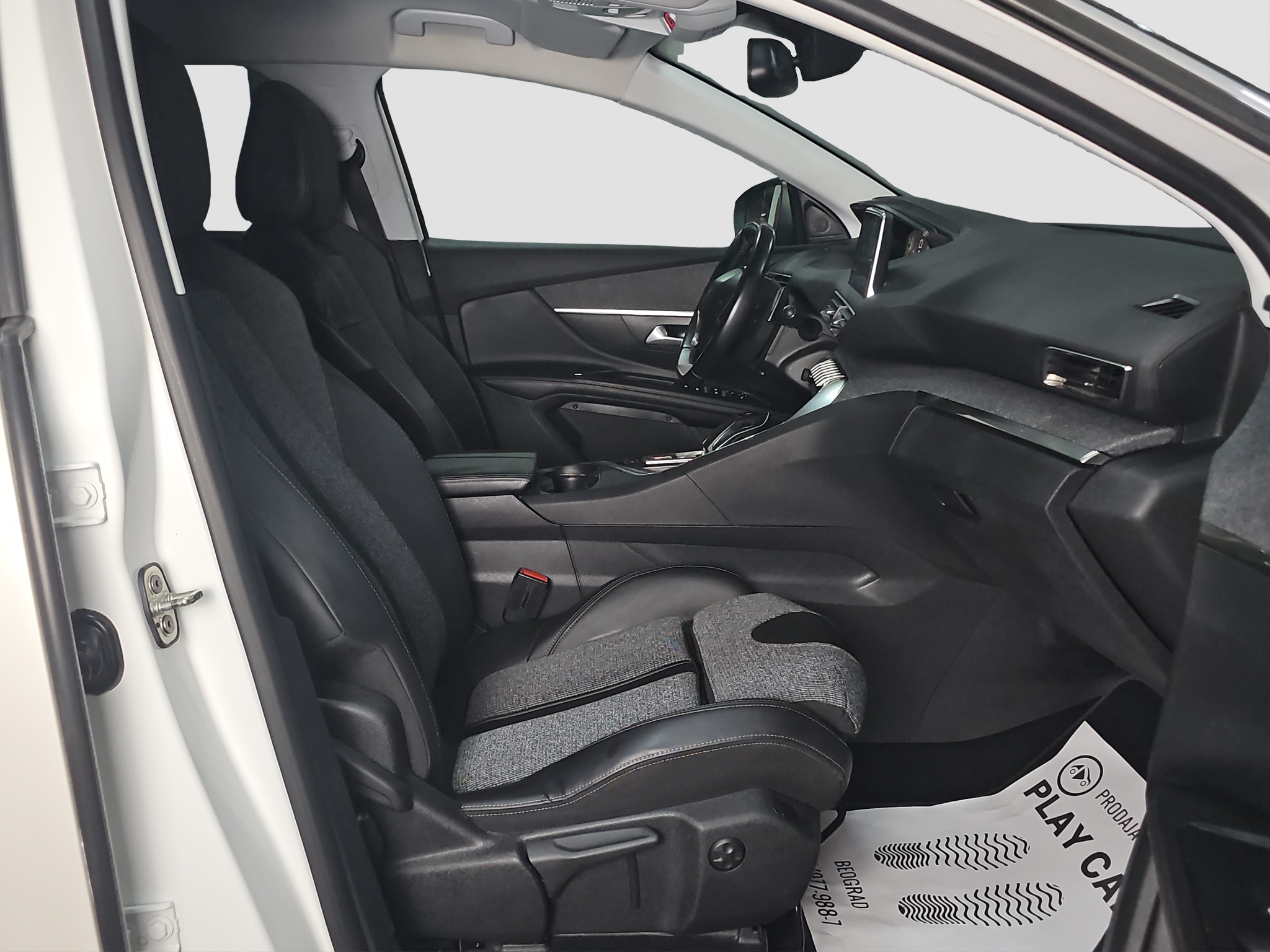 
								Peugeot 5008 7.sed/VIRT/AUT full									