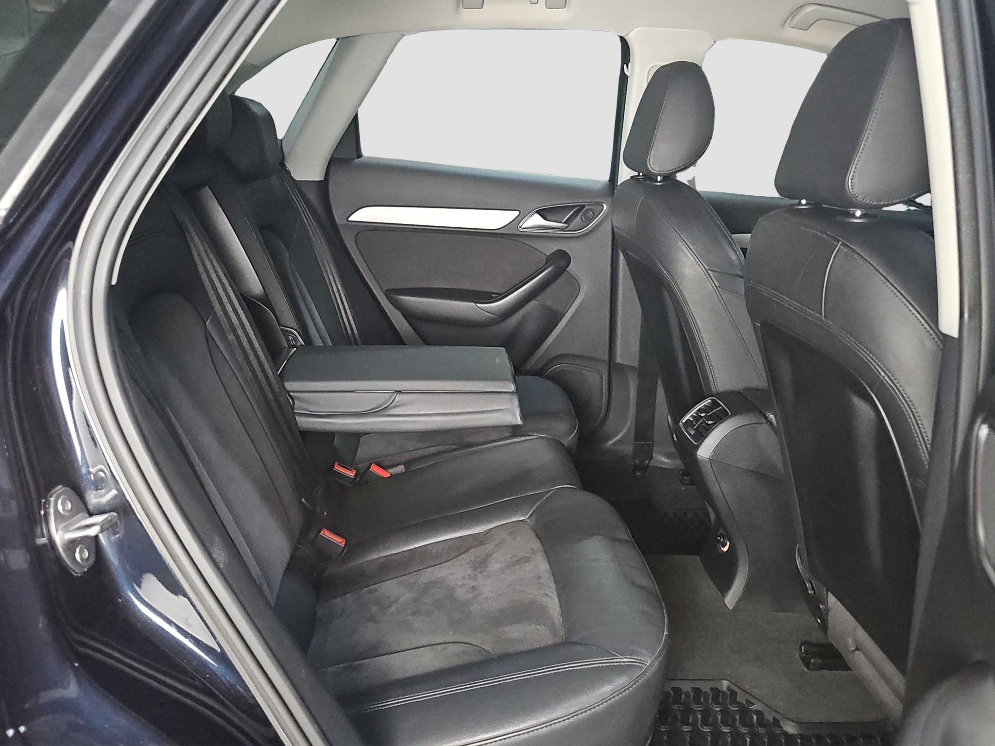 
								Audi Q3 S-line/4×4/AUTO full									