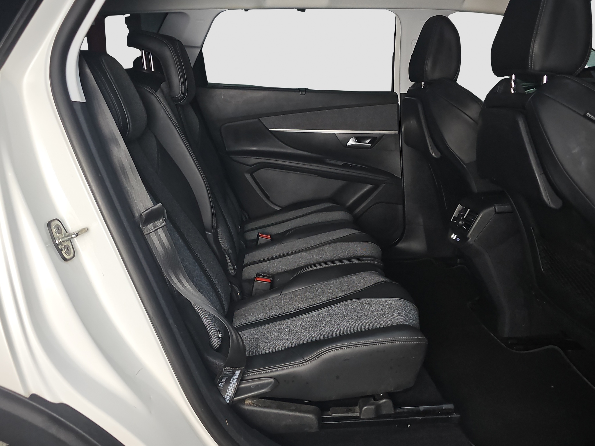 
								Peugeot 5008 7.sed/VIRT/AUT full									