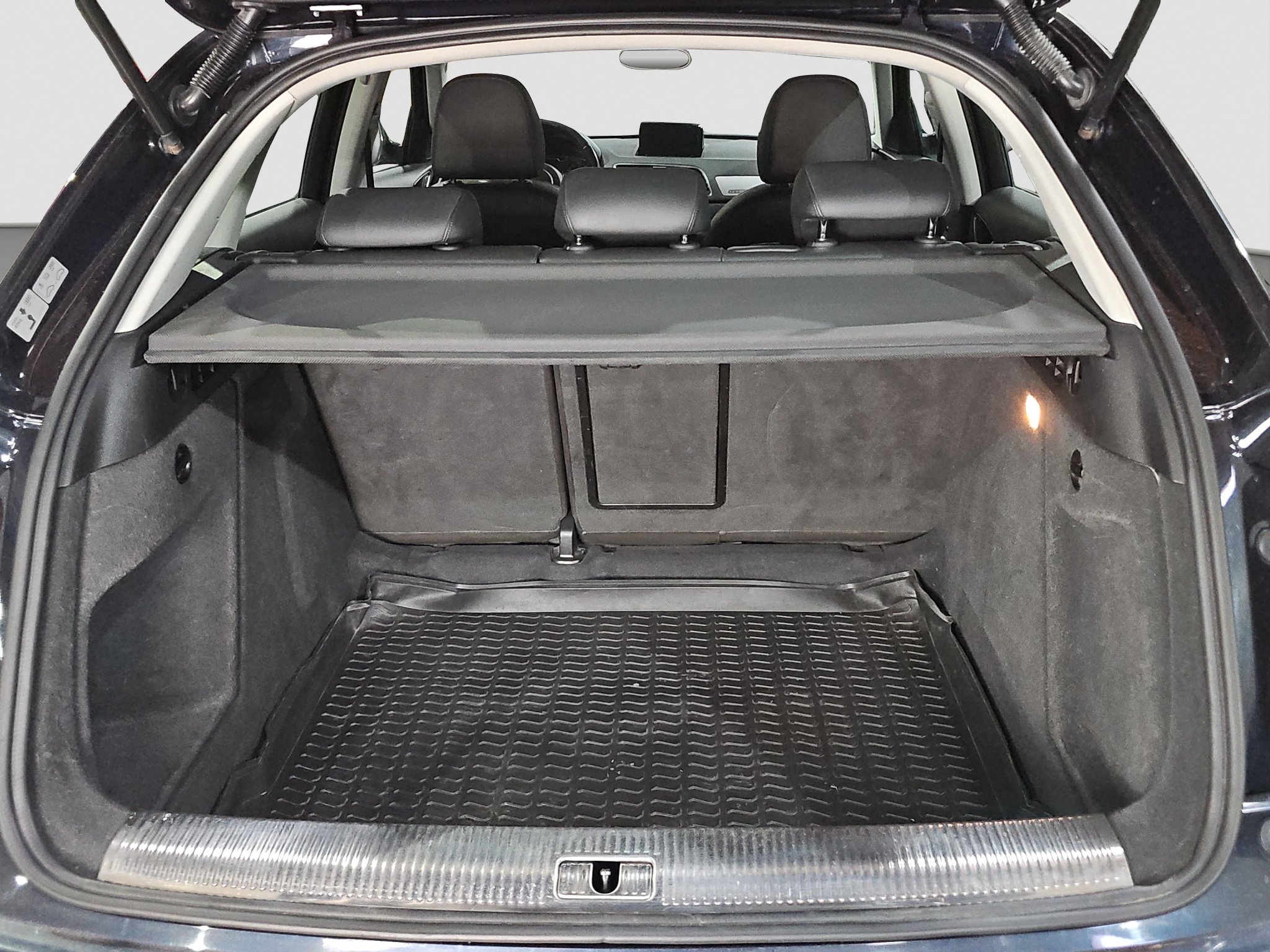 
								Audi Q3 S-line/4×4/AUTO full									