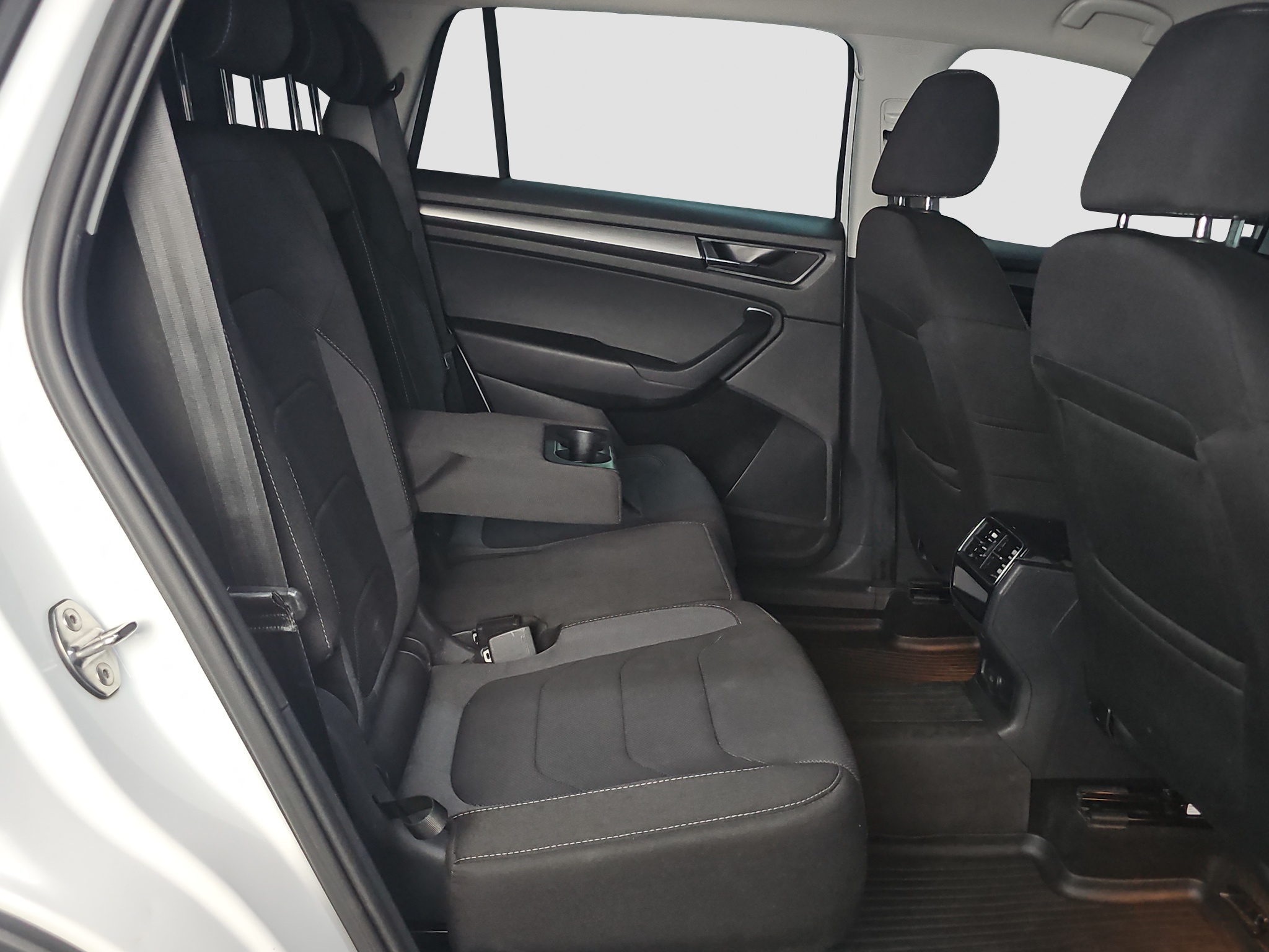 
								Škoda Kodiaq 4X4/DSG full									