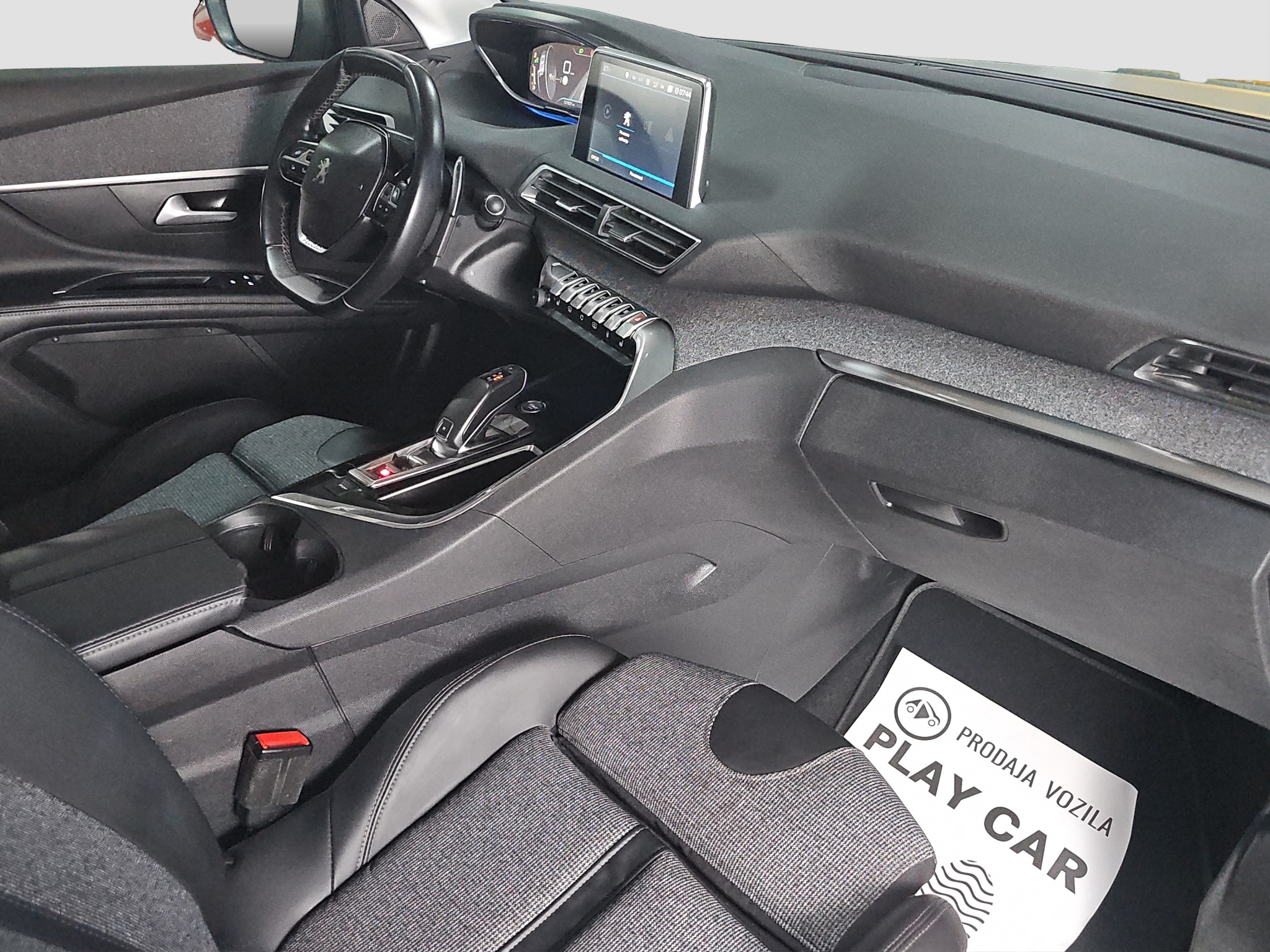 
								Peugeot 5008 7.sed/VIRT/AUT full									