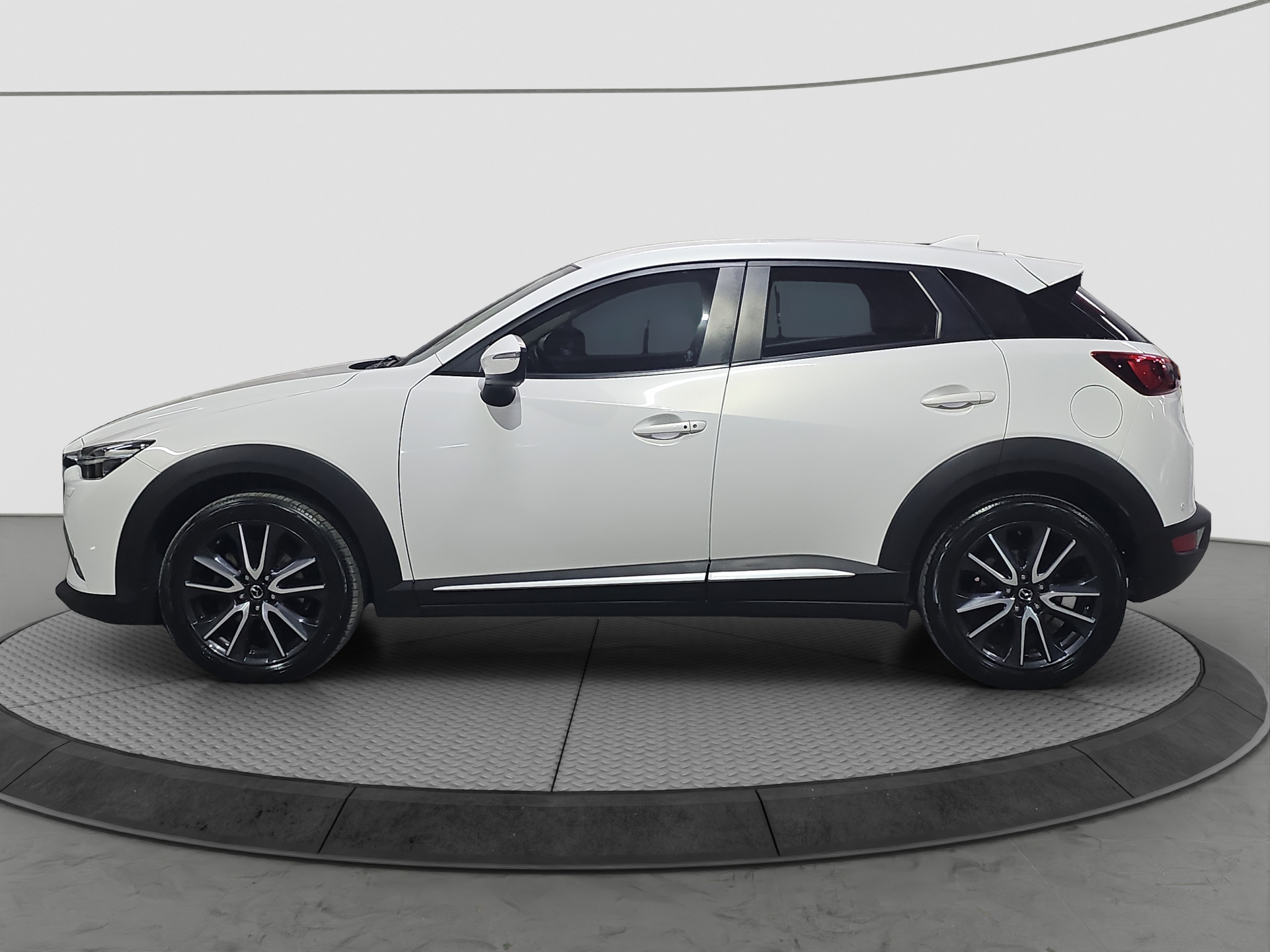 
								Mazda CX-3 FU.LL/AUTO full									