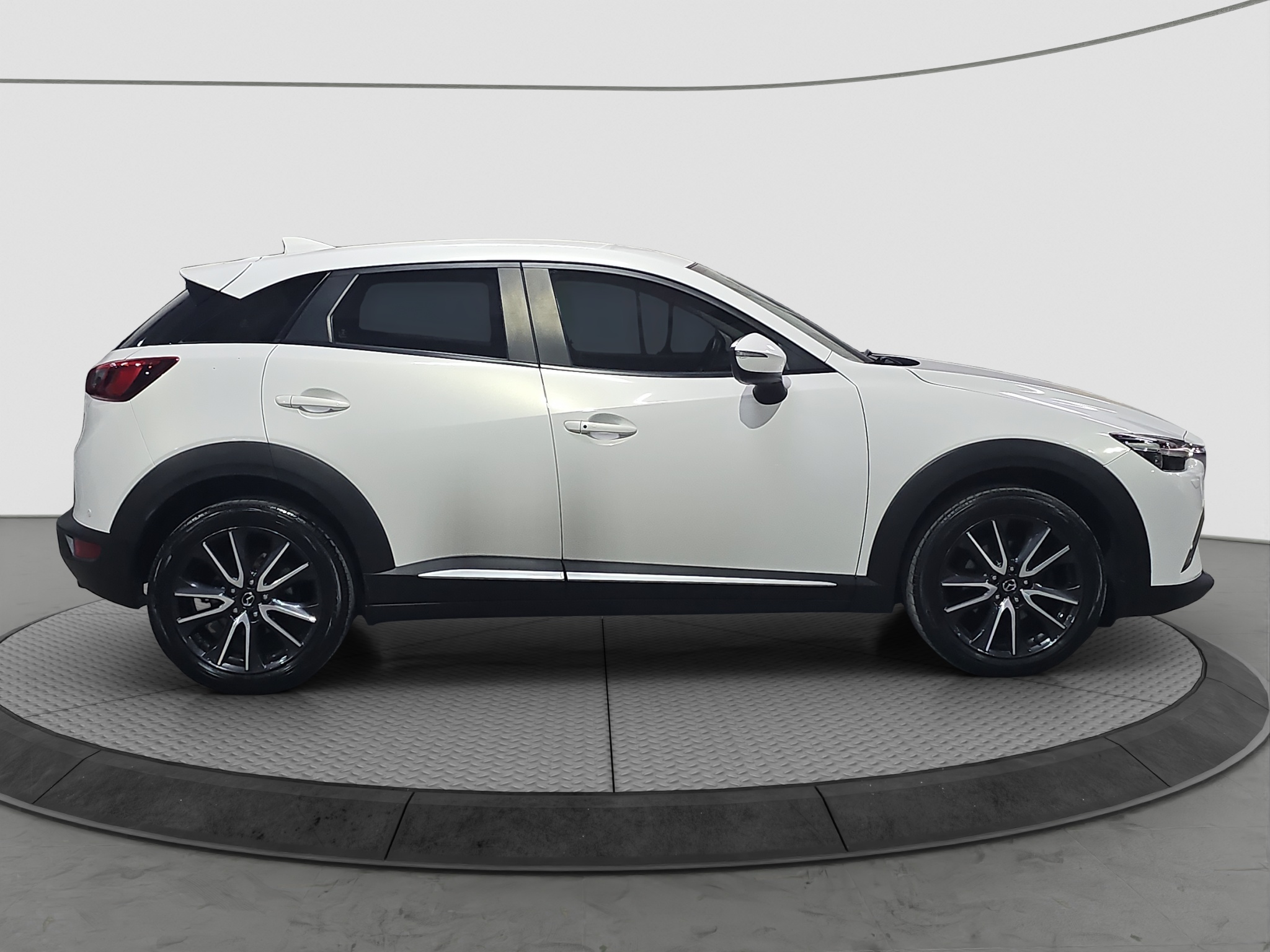 
								Mazda CX-3 FU.LL/AUTO full									