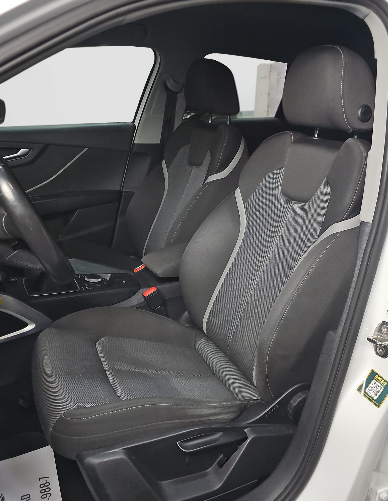 
								Audi Q2 full									
