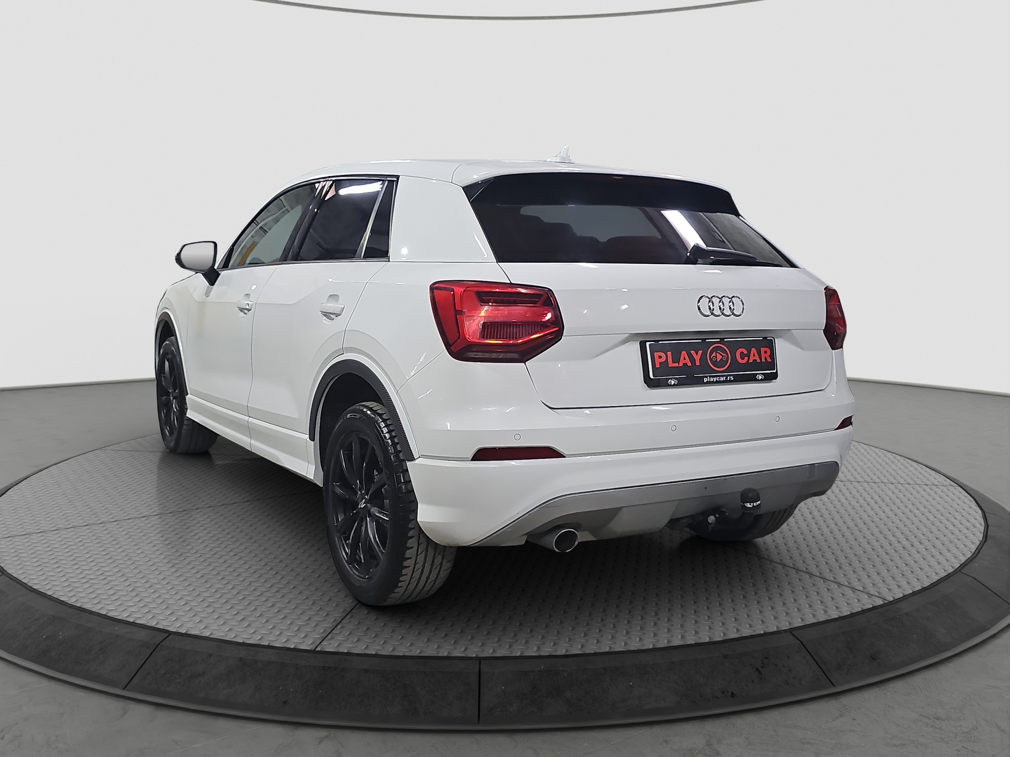 
								Audi Q2 full									