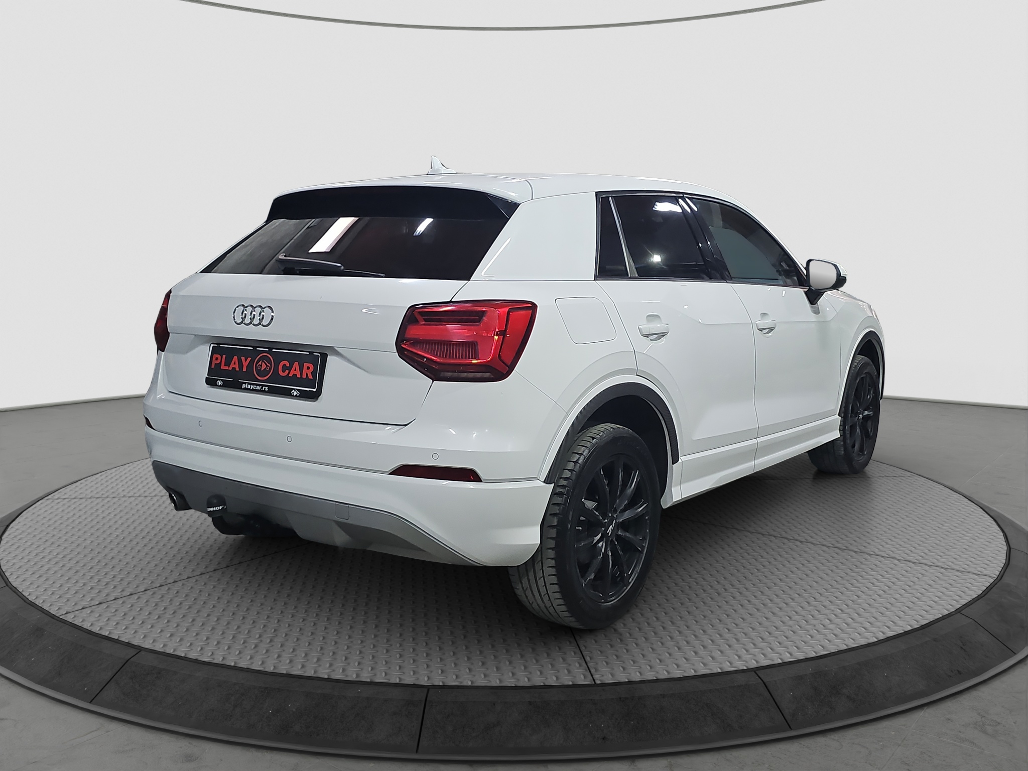 
								Audi Q2 full									