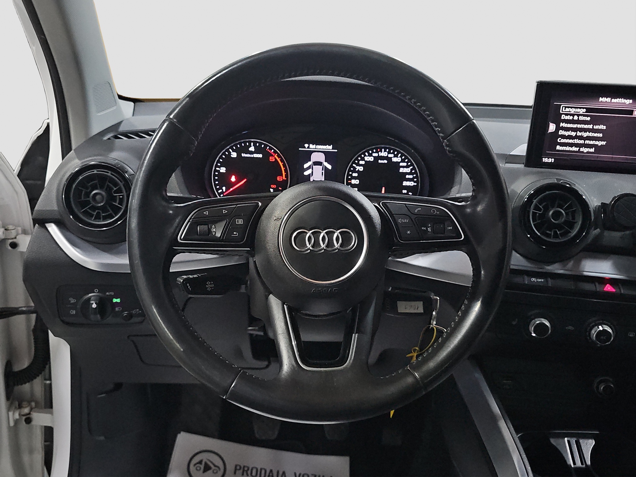 
								Audi Q2 full									