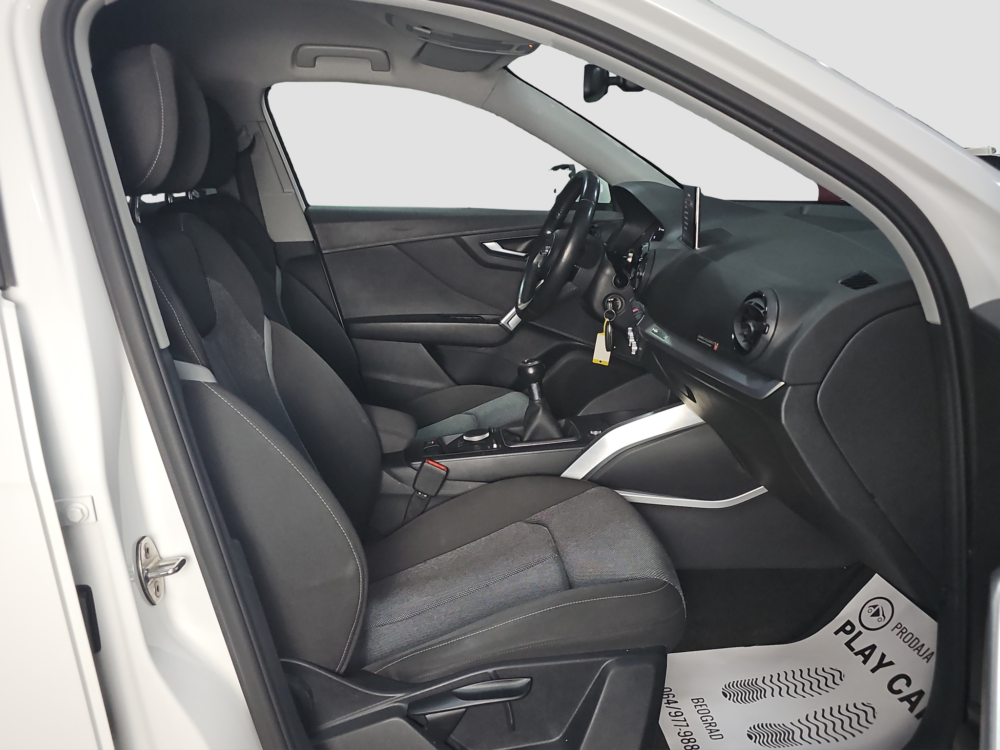 
								Audi Q2 full									