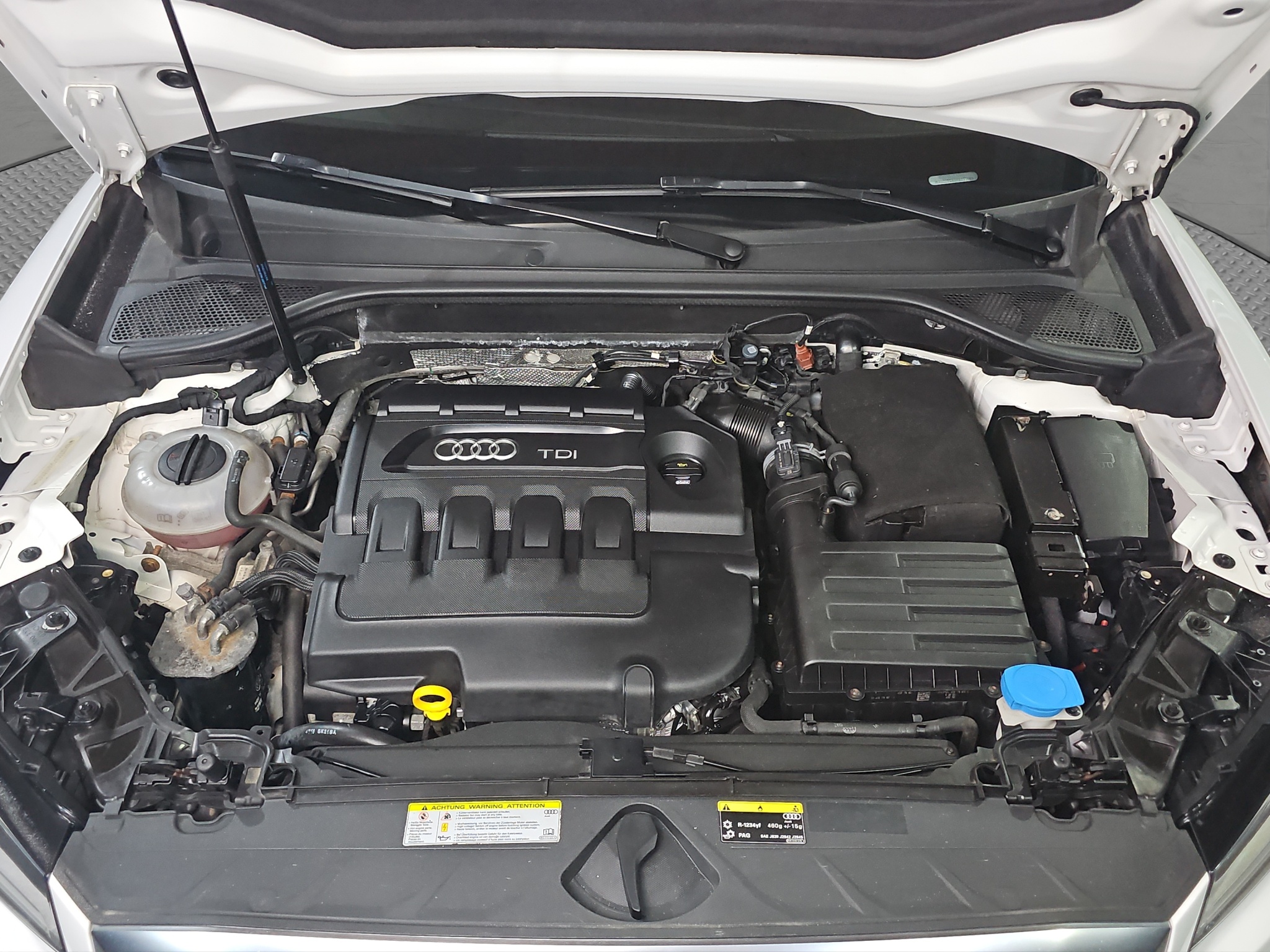 
								Audi Q2 full									