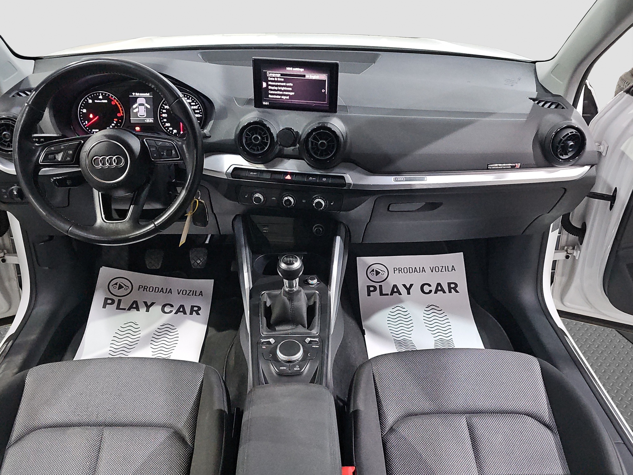 
								Audi Q2 full									