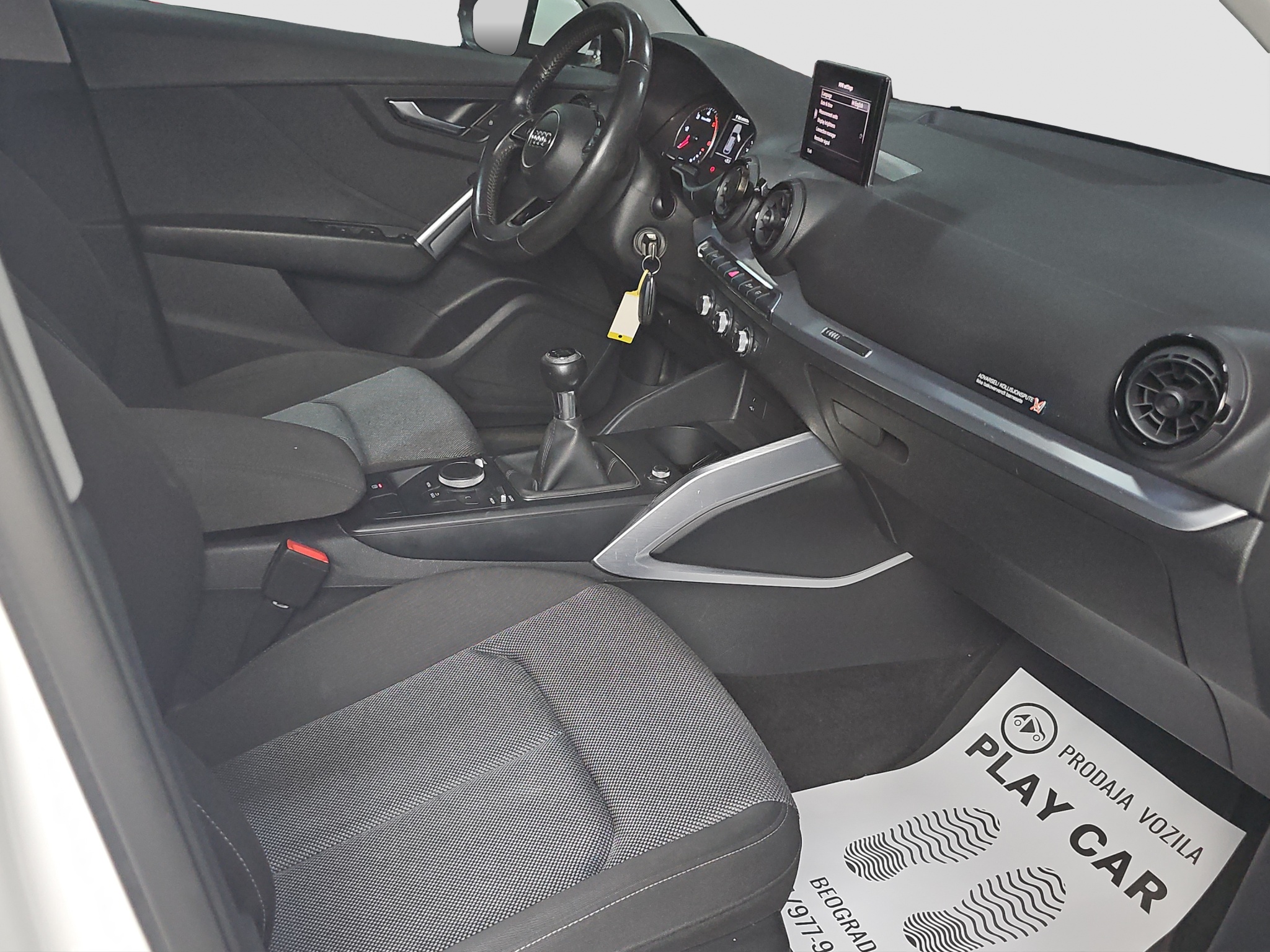 
								Audi Q2 full									