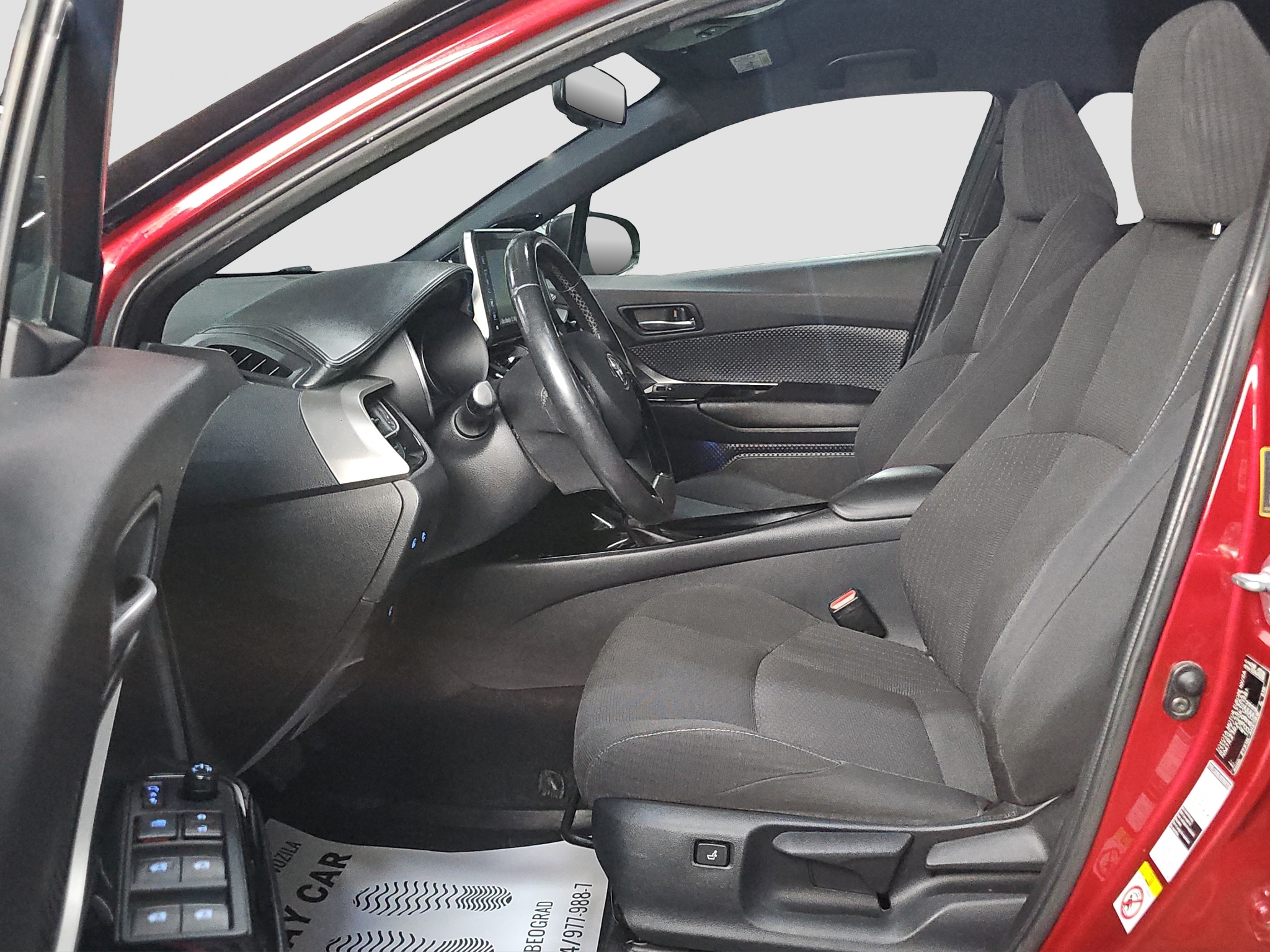 
								Toyota C-HR T.O.P. full									