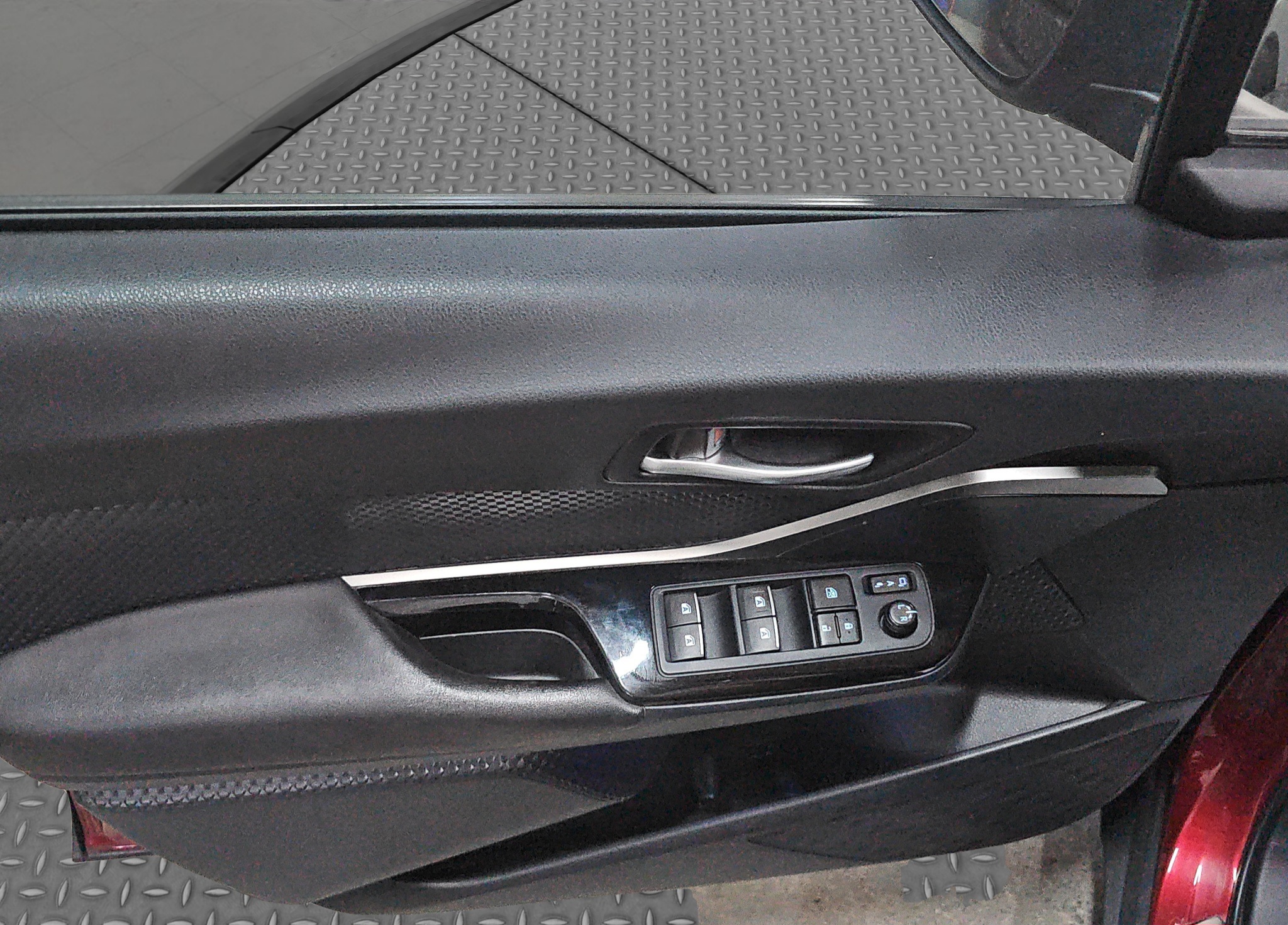 
								Toyota C-HR T.O.P. full									