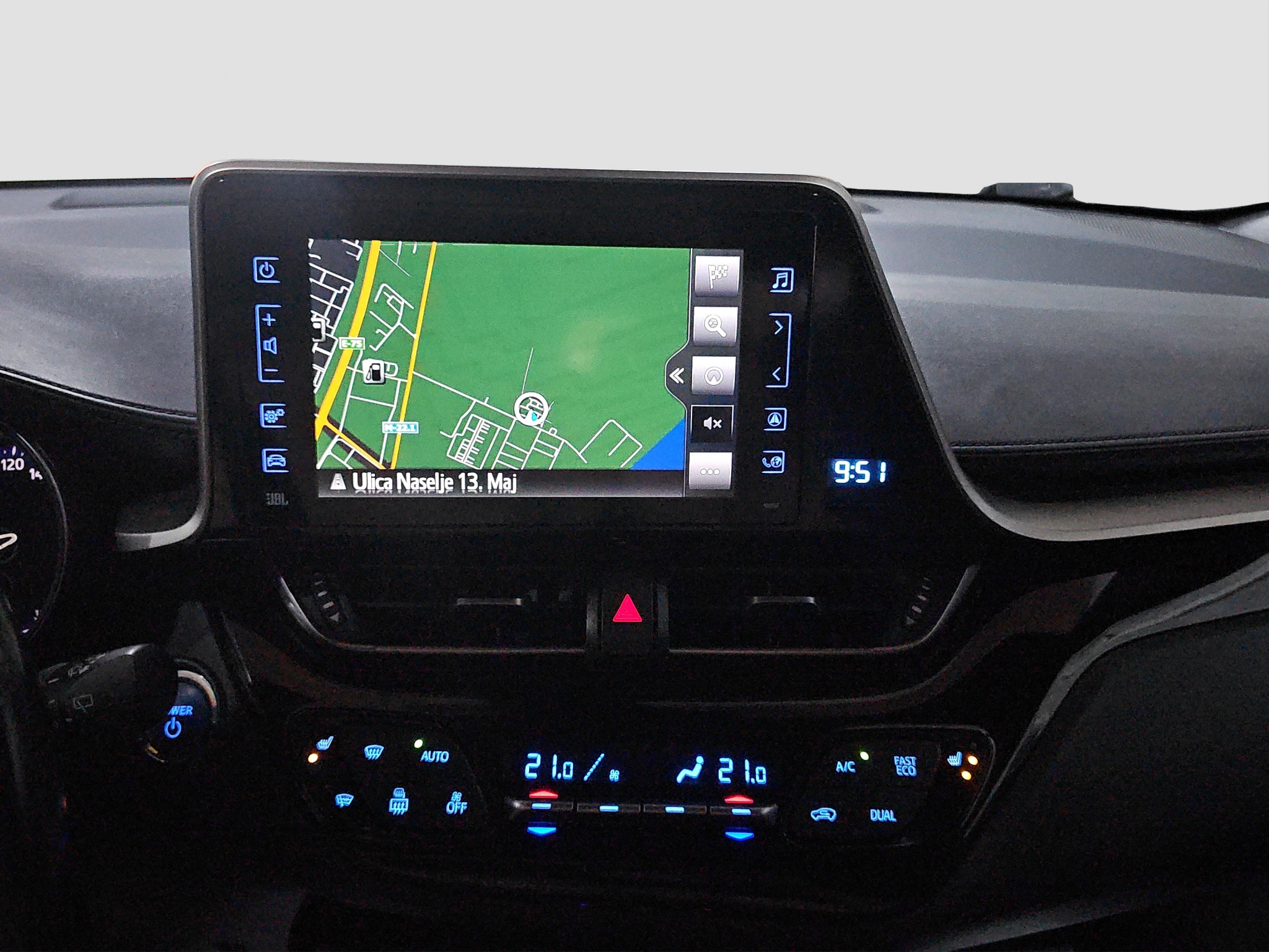 
								Toyota C-HR T.O.P. full									