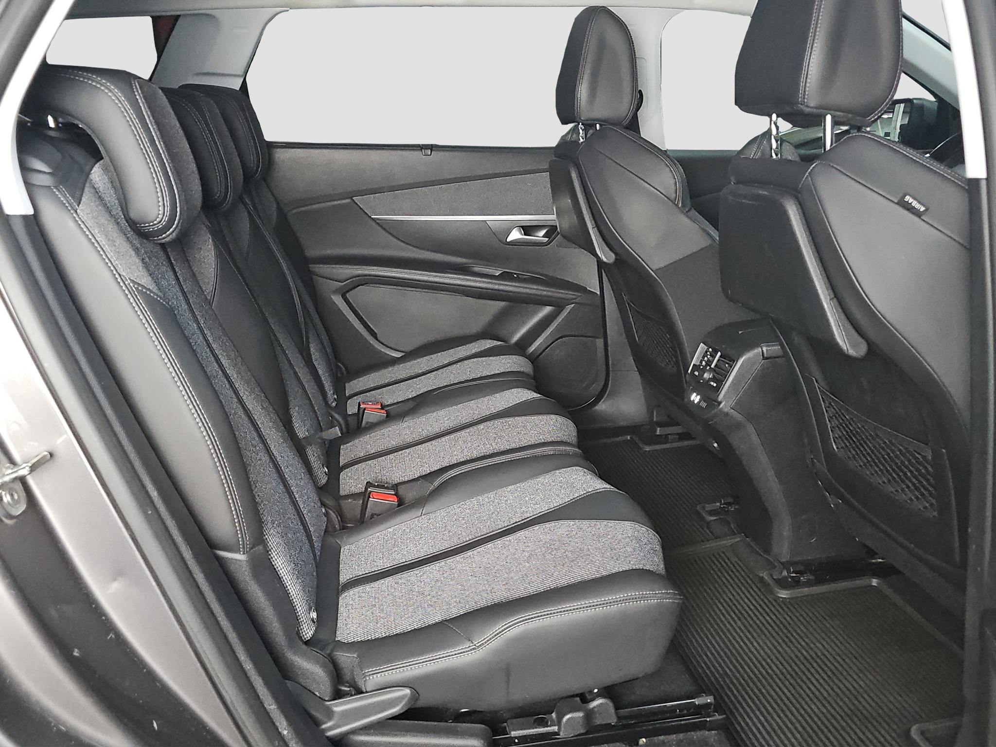 
								Peugeot 5008 VIRT/AUTO/7sed full									