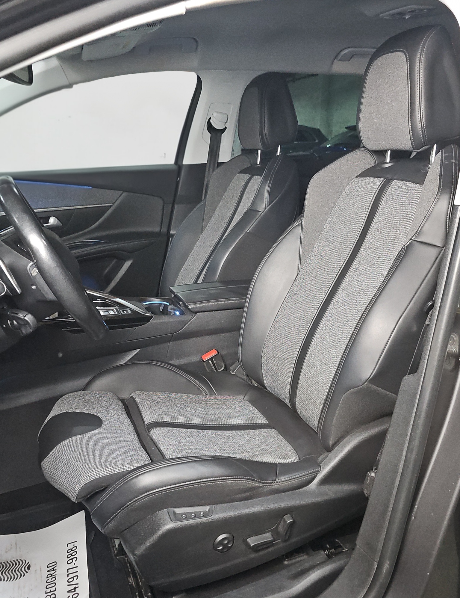 
								Peugeot 5008 VIRT/AUTO/7sed full									