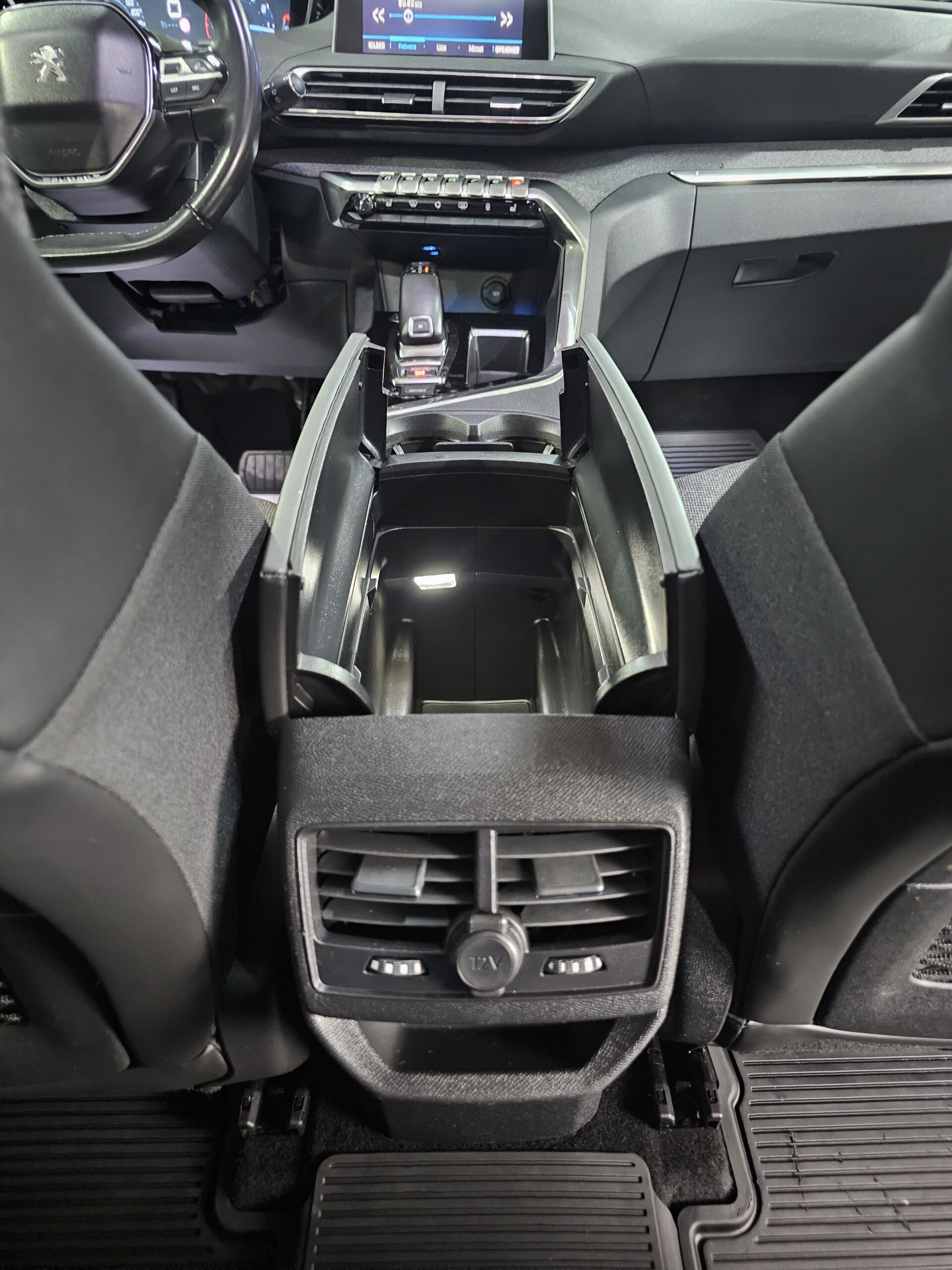 
								Peugeot 3008 POK.KROV/AUTO full									