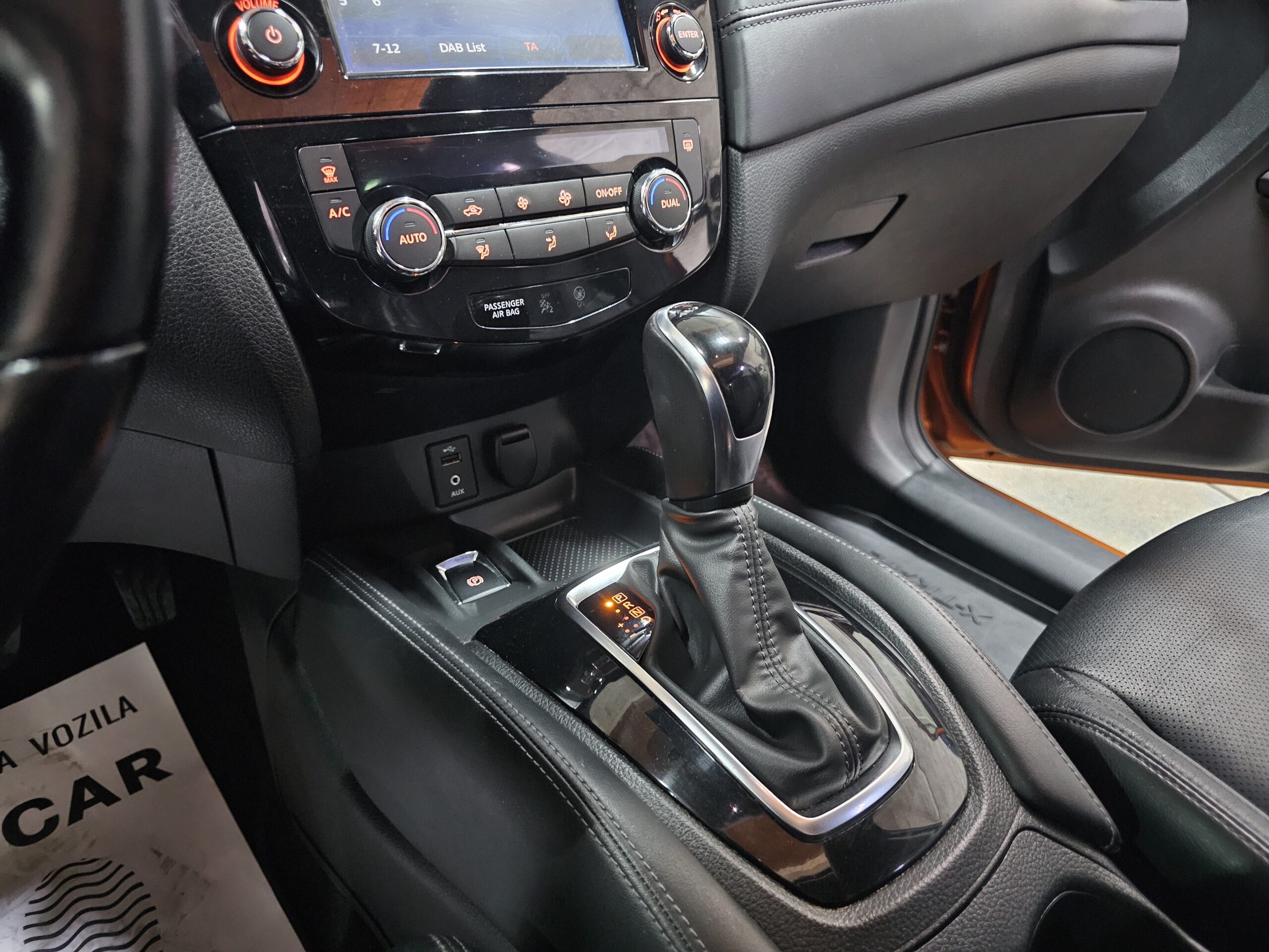 
								Nissan X-Trail TeknaPlus/7sed/AUTO full									