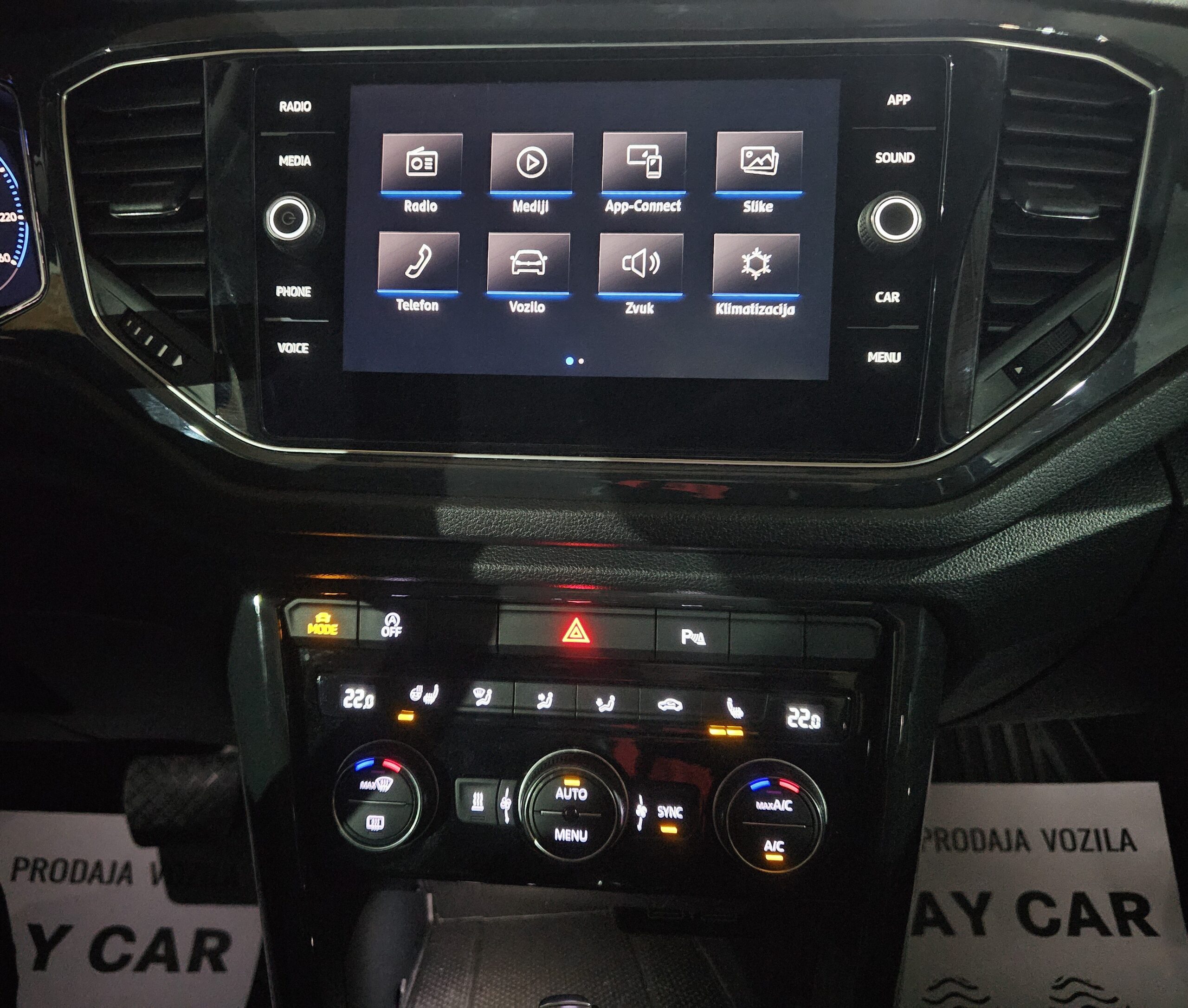 
								Volkswagen T-Roc AUTO/VIRT full									