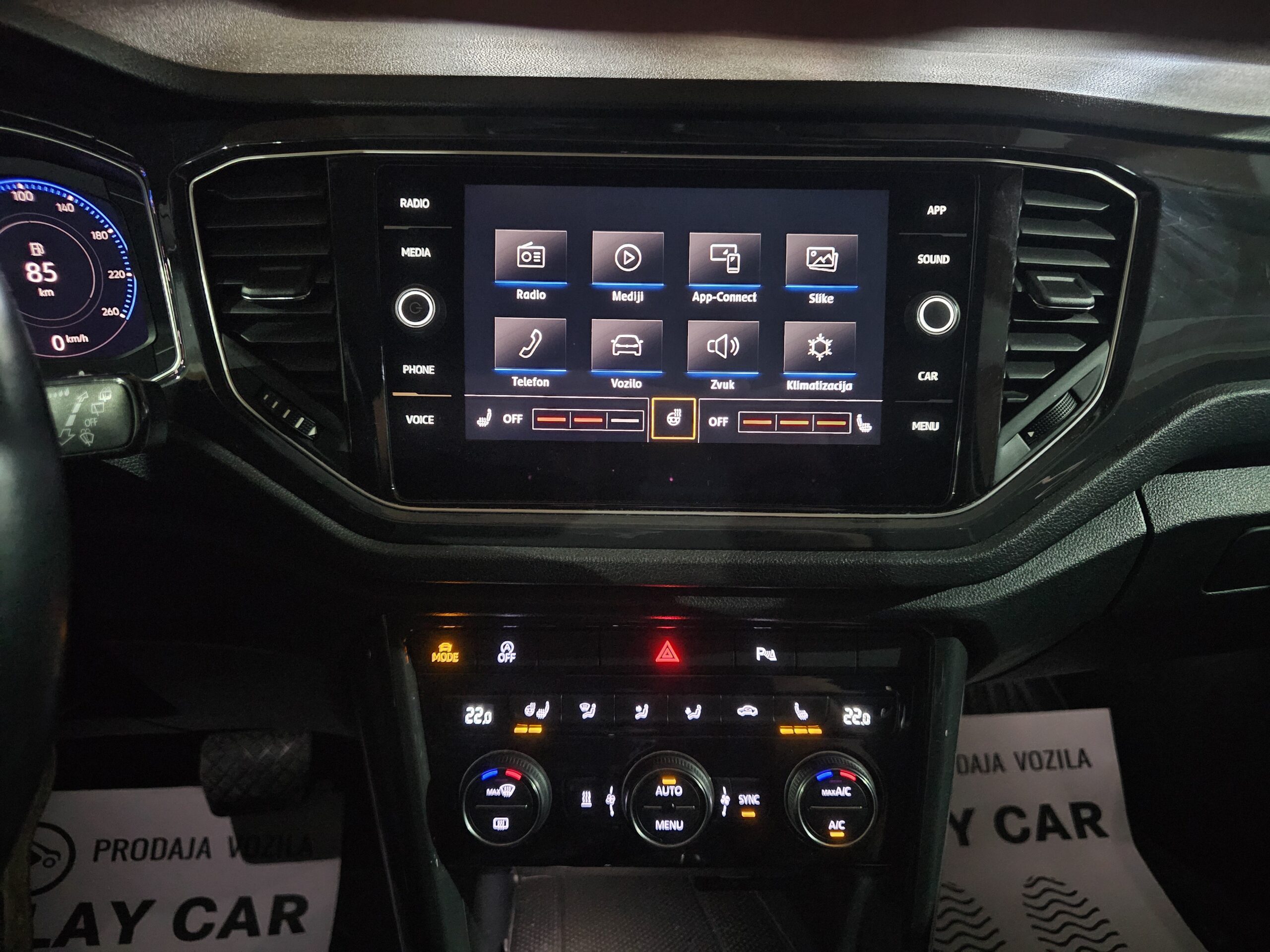 
								Volkswagen T-Roc AUTO/VIRT full									