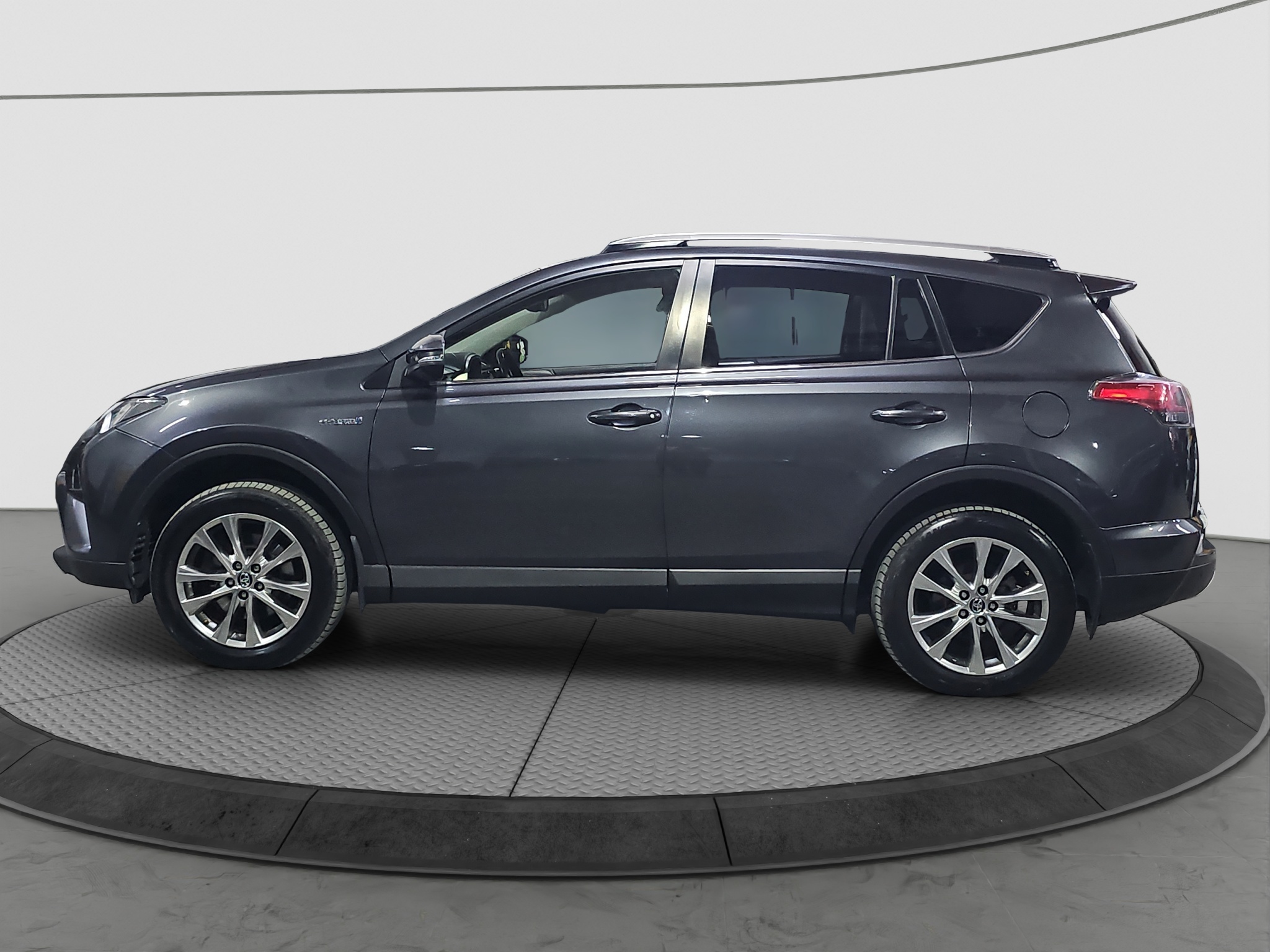 
								Toyota RAV 4 AWD/0DLIČAN full									