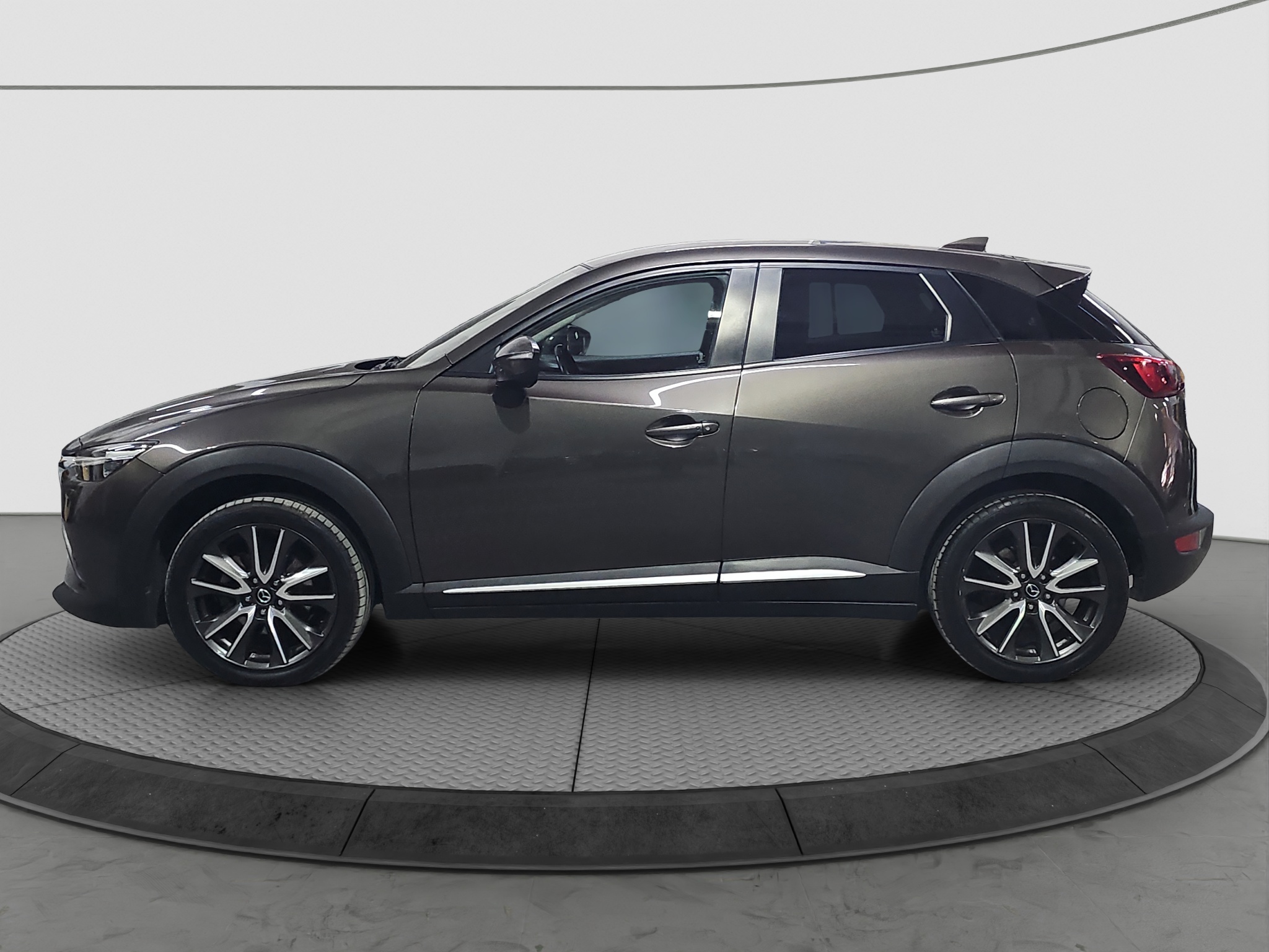 
								Mazda CX-3 AWD/AUTO full									