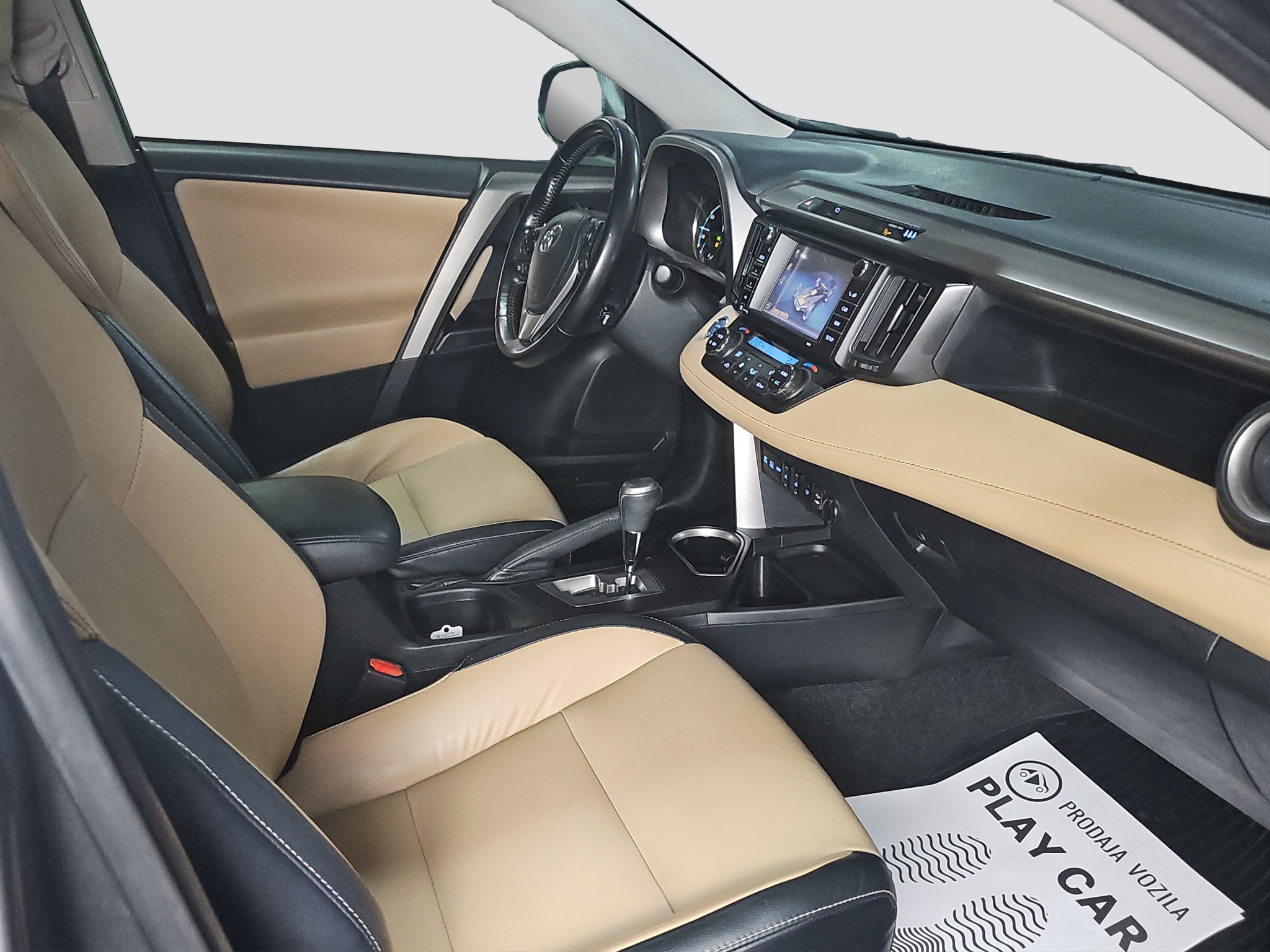 
								Toyota RAV 4 AWD/0DLIČAN full									