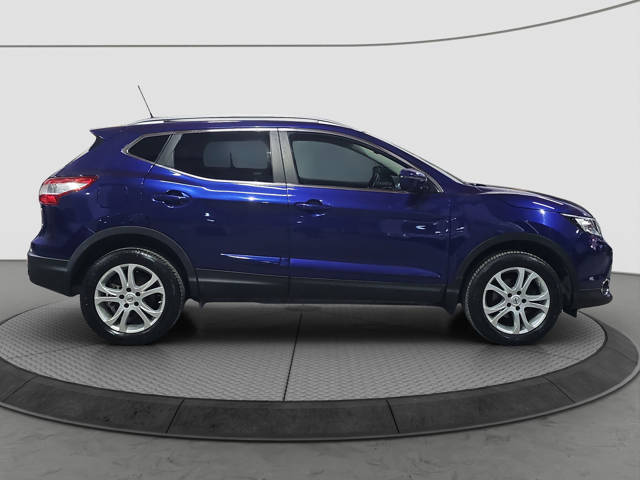 
								Nissan Qashqai TEKNA full									